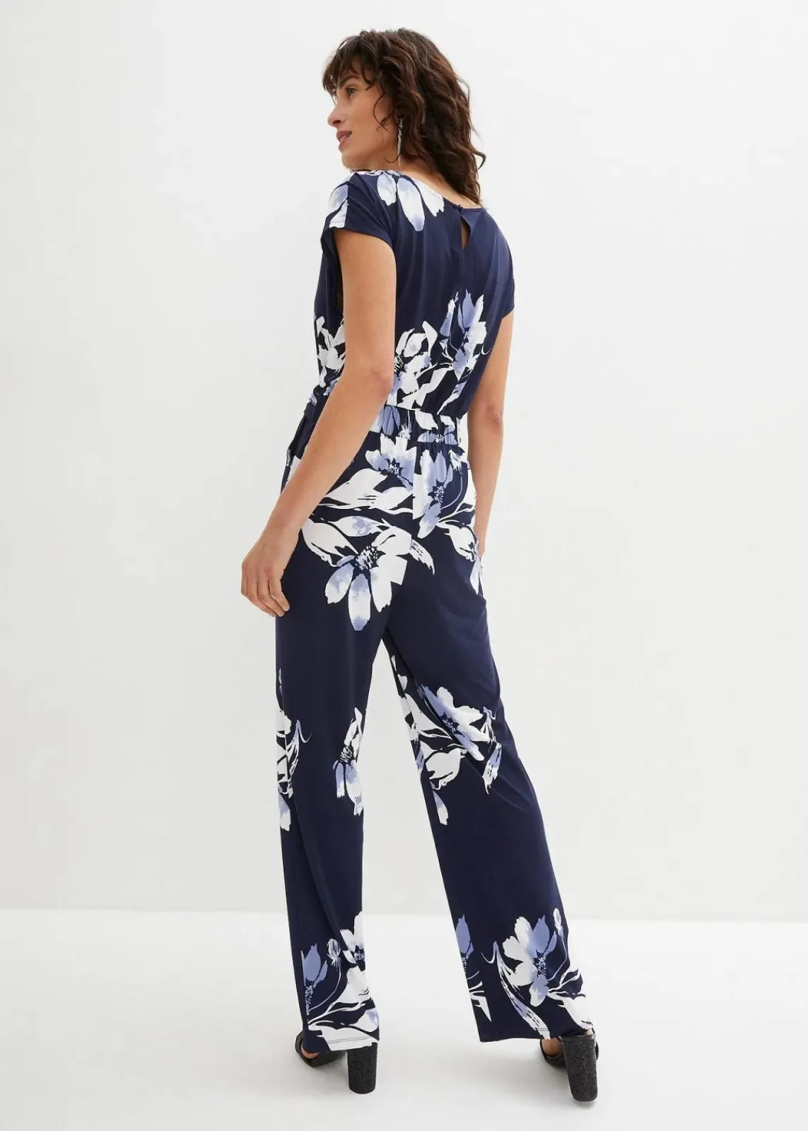 bonprix Kurzgrößen|Bekleidung·Homewear^Jumpsuit mit Bindeband dunkelblau/weiß geblümt