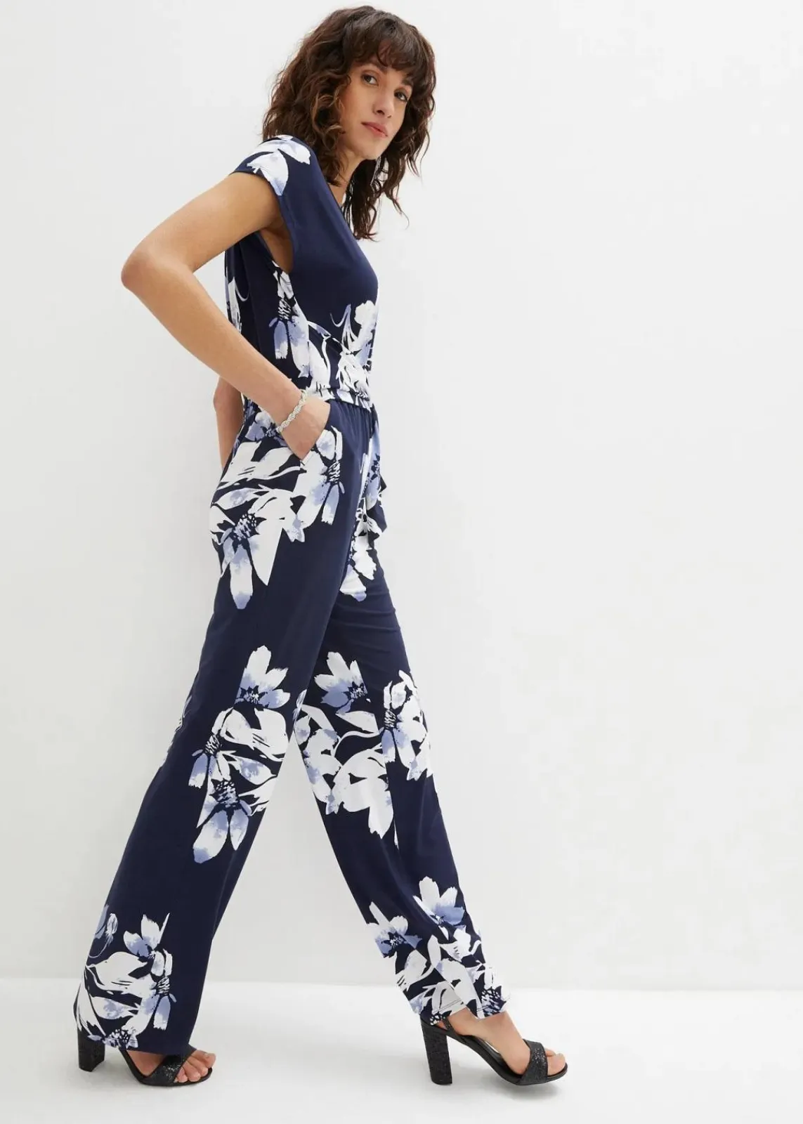 bonprix Kurzgrößen|Bekleidung·Homewear^Jumpsuit mit Bindeband dunkelblau/weiß geblümt