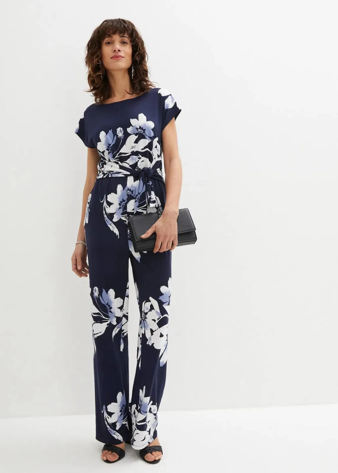 bonprix Jumpsuits|Kurzgrößen^Jumpsuit mit Bindeband dunkelblau/weiß geblümt
