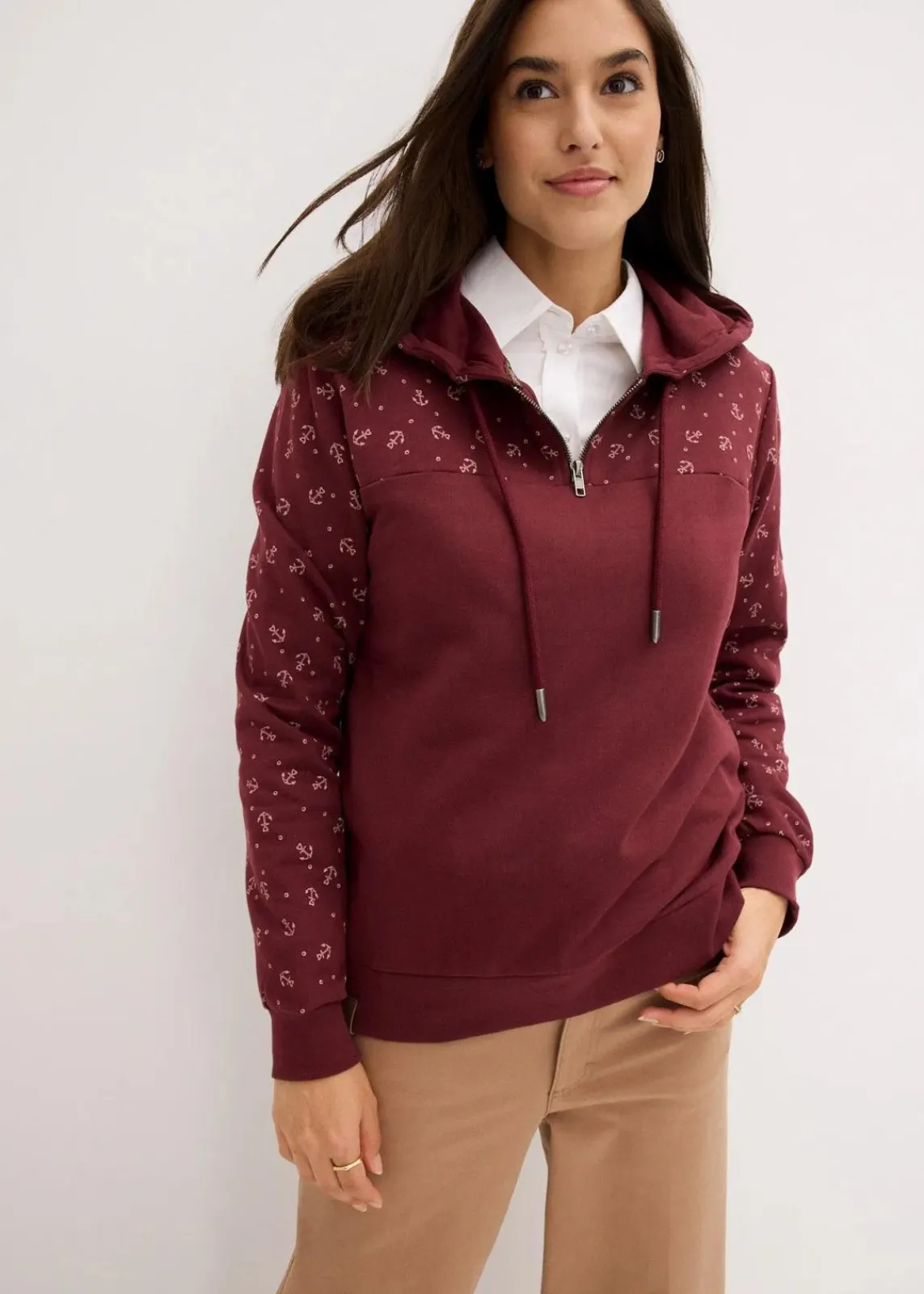 bonprix Nachhaltigere Materialien^Kapuzensweatshirt mit Reißverschluss aus reiner Baumwolle dunkelbeere