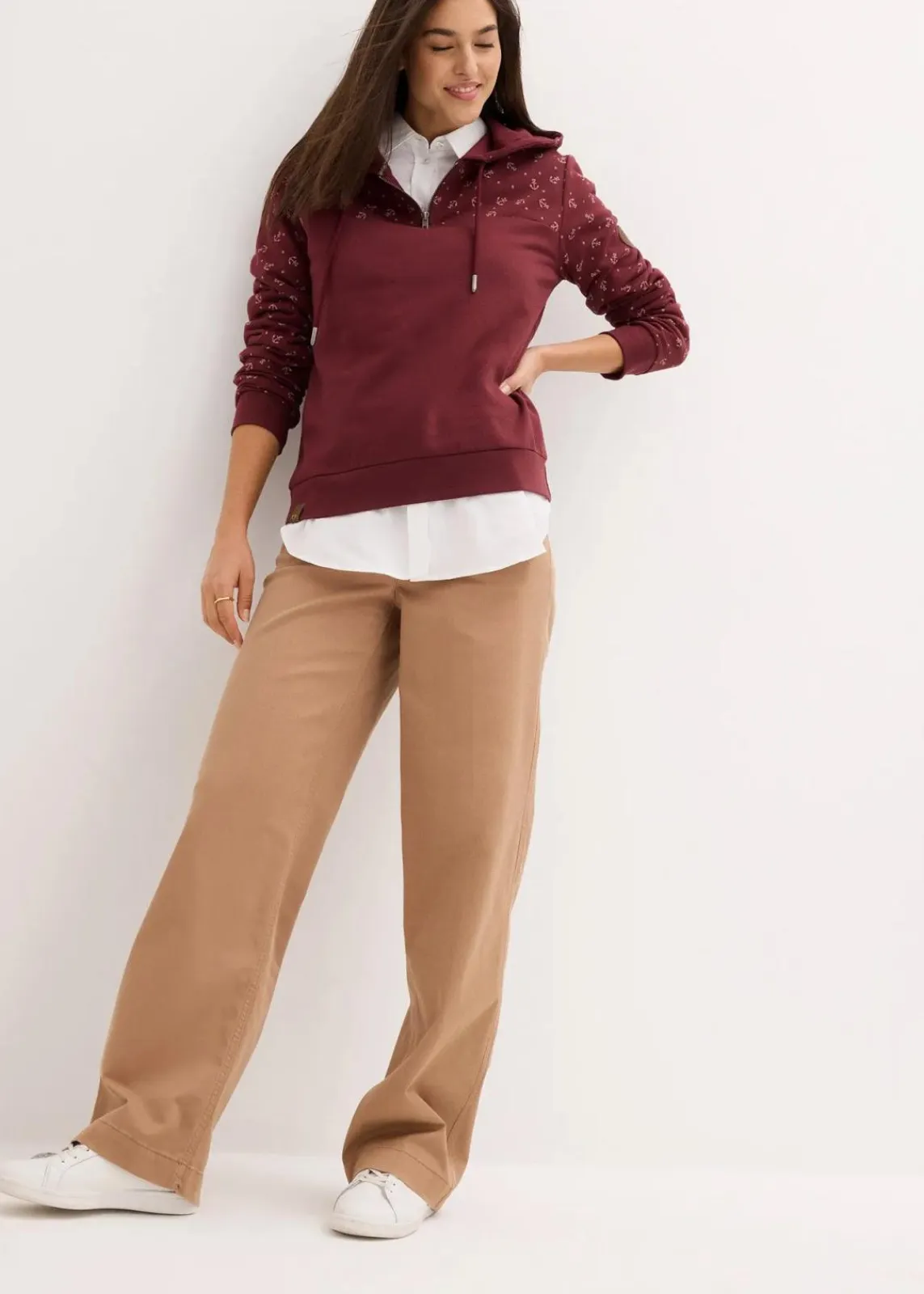 bonprix Nachhaltigere Materialien^Kapuzensweatshirt mit Reißverschluss aus reiner Baumwolle dunkelbeere