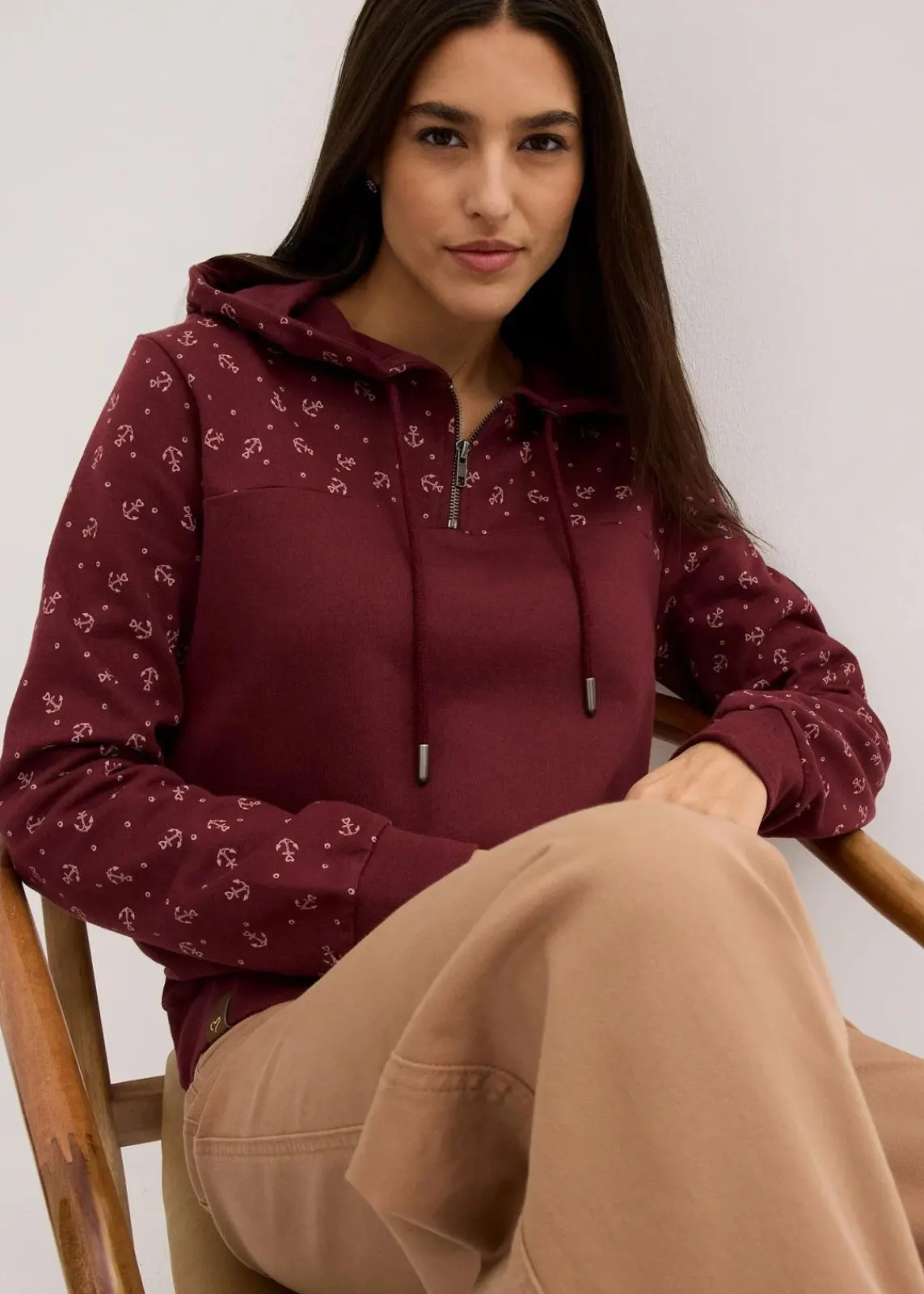 bonprix Nachhaltigere Materialien^Kapuzensweatshirt mit Reißverschluss aus reiner Baumwolle dunkelbeere
