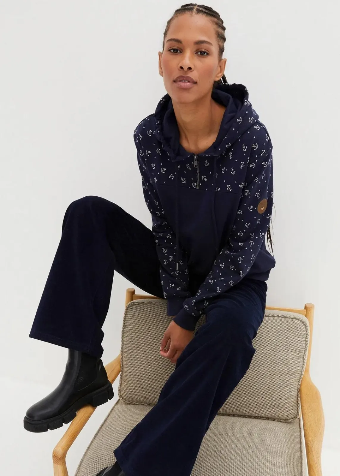 bonprix Nachhaltigere Materialien^Kapuzensweatshirt mit Reißverschluss aus reiner Baumwolle dunkelblau