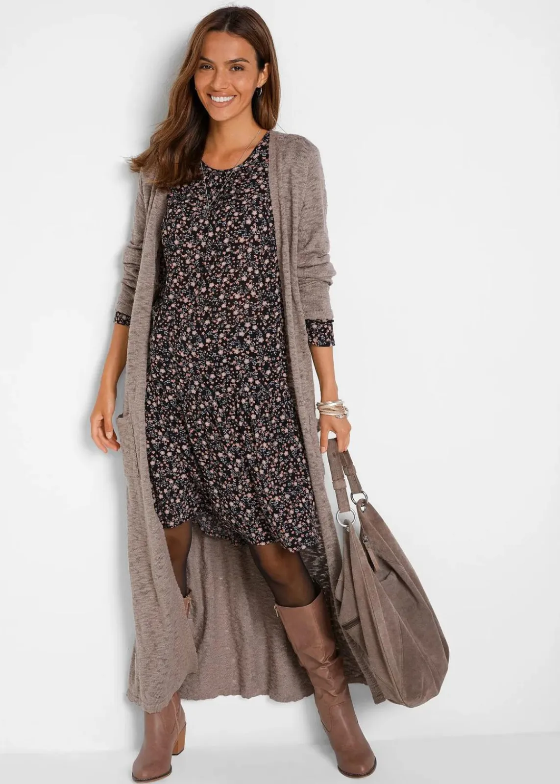 bonprix Bekleidung·Pullover & Strickjacken|Nachhaltigere Materialien^Kleid aus fließender Viskose schwarz geblümt