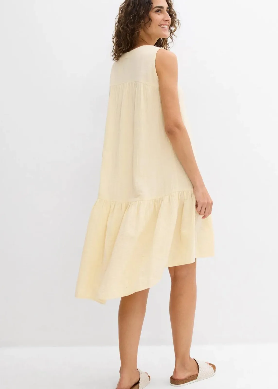 bonprix Kleider|Bekleidung·Pullover & Strickjacken^Kleid aus luftigem Musselin hellsand