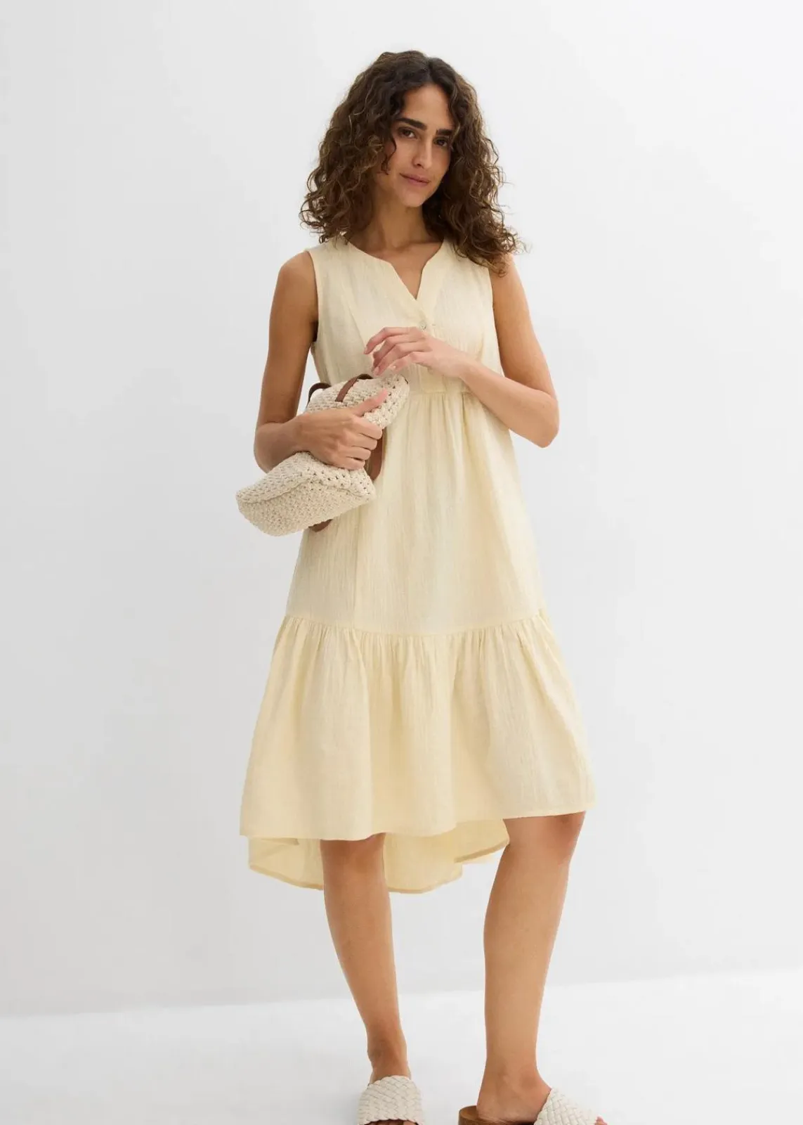 bonprix Kleider|Bekleidung·Pullover & Strickjacken^Kleid aus luftigem Musselin hellsand
