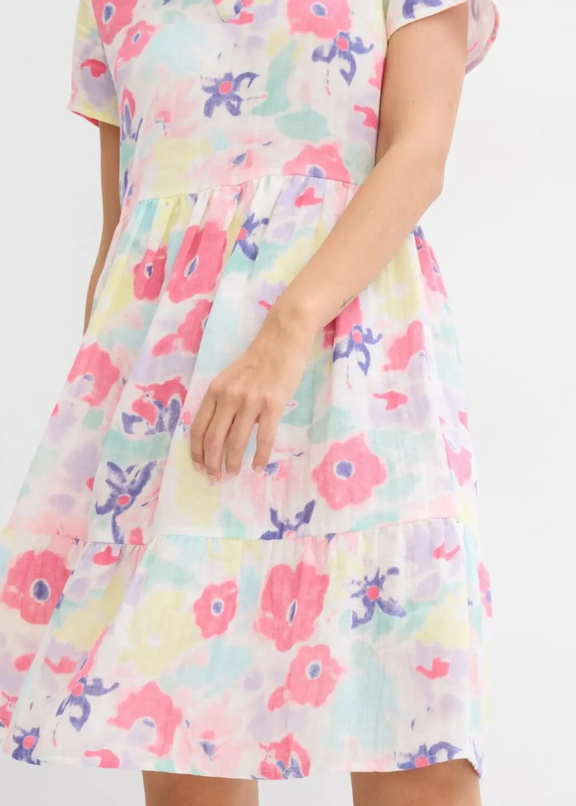 bonprix Bekleidung·Pullover & Strickjacken^Kleid aus Musselin bunt geblümt
