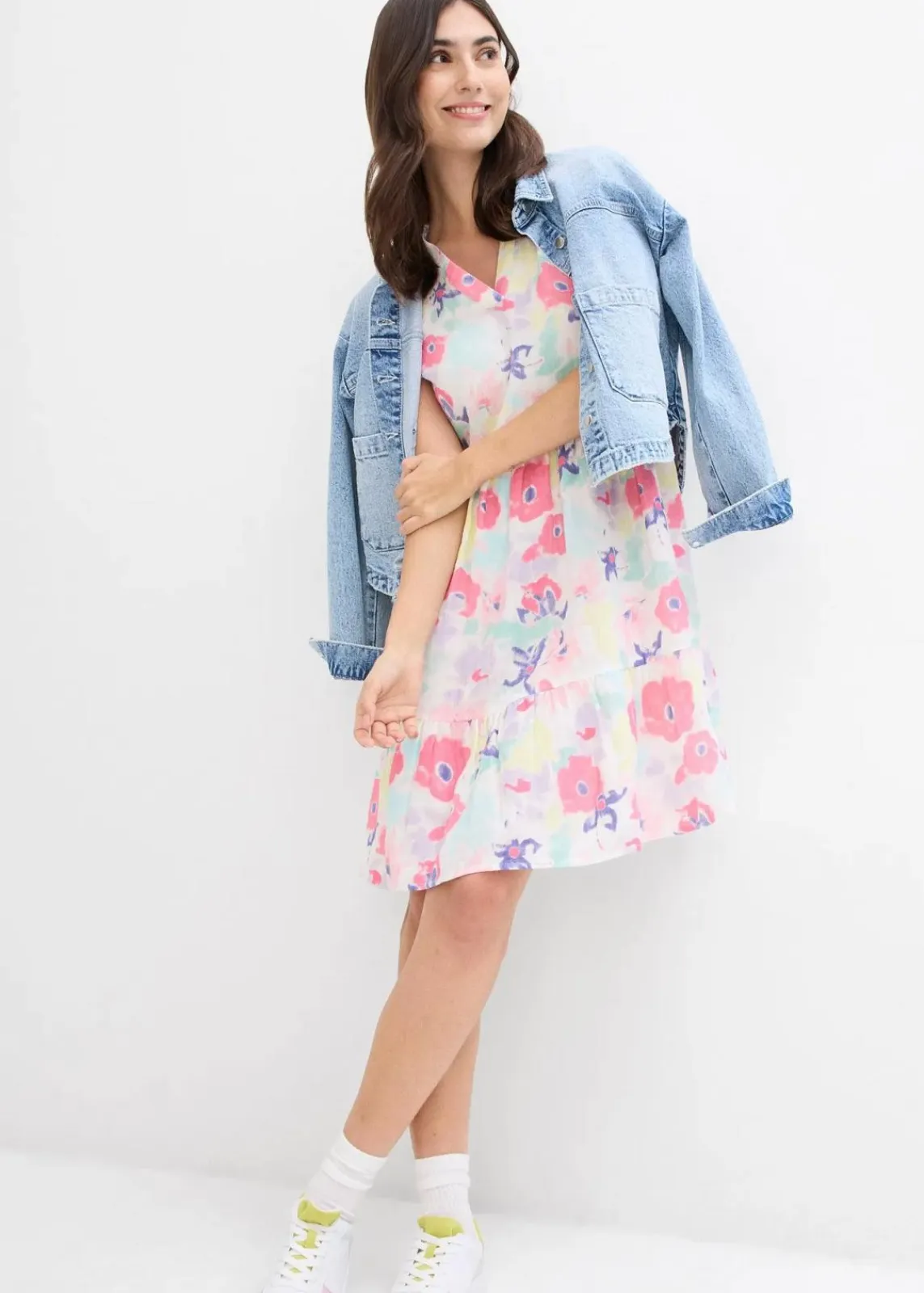 bonprix Bekleidung·Pullover & Strickjacken^Kleid aus Musselin bunt geblümt