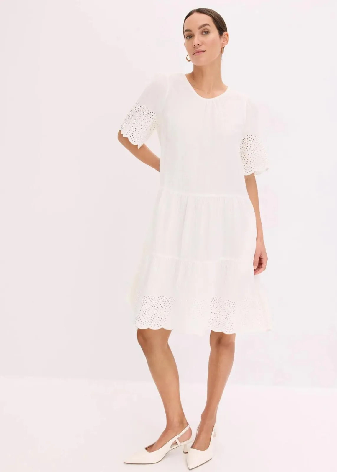 bonprix Bekleidung·Pullover & Strickjacken|Kleider^Kleid aus Musselin mit Lochstickerei wollweiß