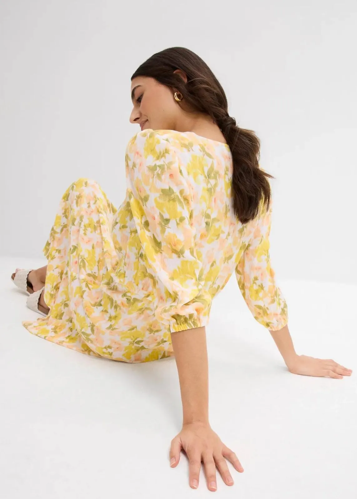 bonprix Bekleidung·Pullover & Strickjacken|Kleider^Kleid aus strukturiertem Crinkle weiß/tulpengelb/mattpistazie/helllachs/melba/limone/moosgrün floral