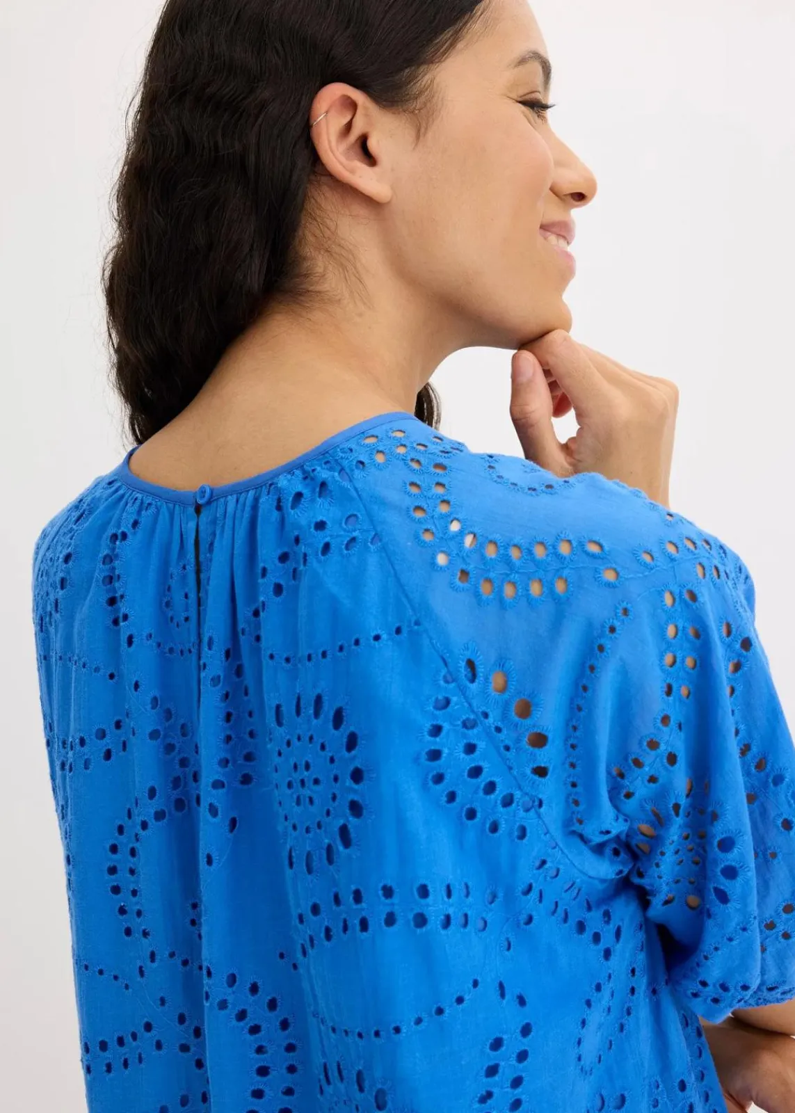 bonprix Kleider^Kleid mit Lochstickerei gletscherblau