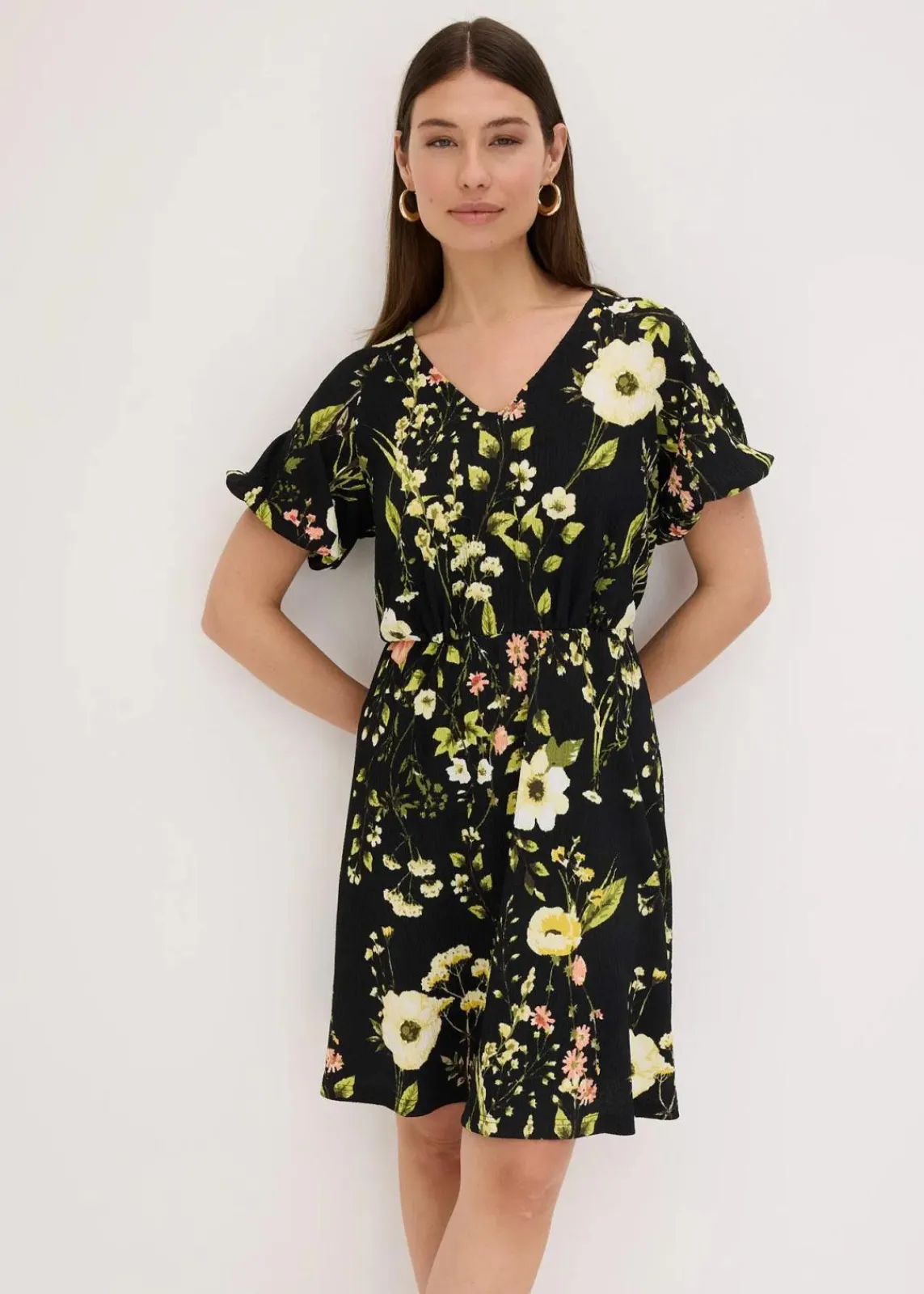 bonprix Bekleidung·Pullover & Strickjacken|Kleider^Kleid mit Puffärmeln schwarz floral