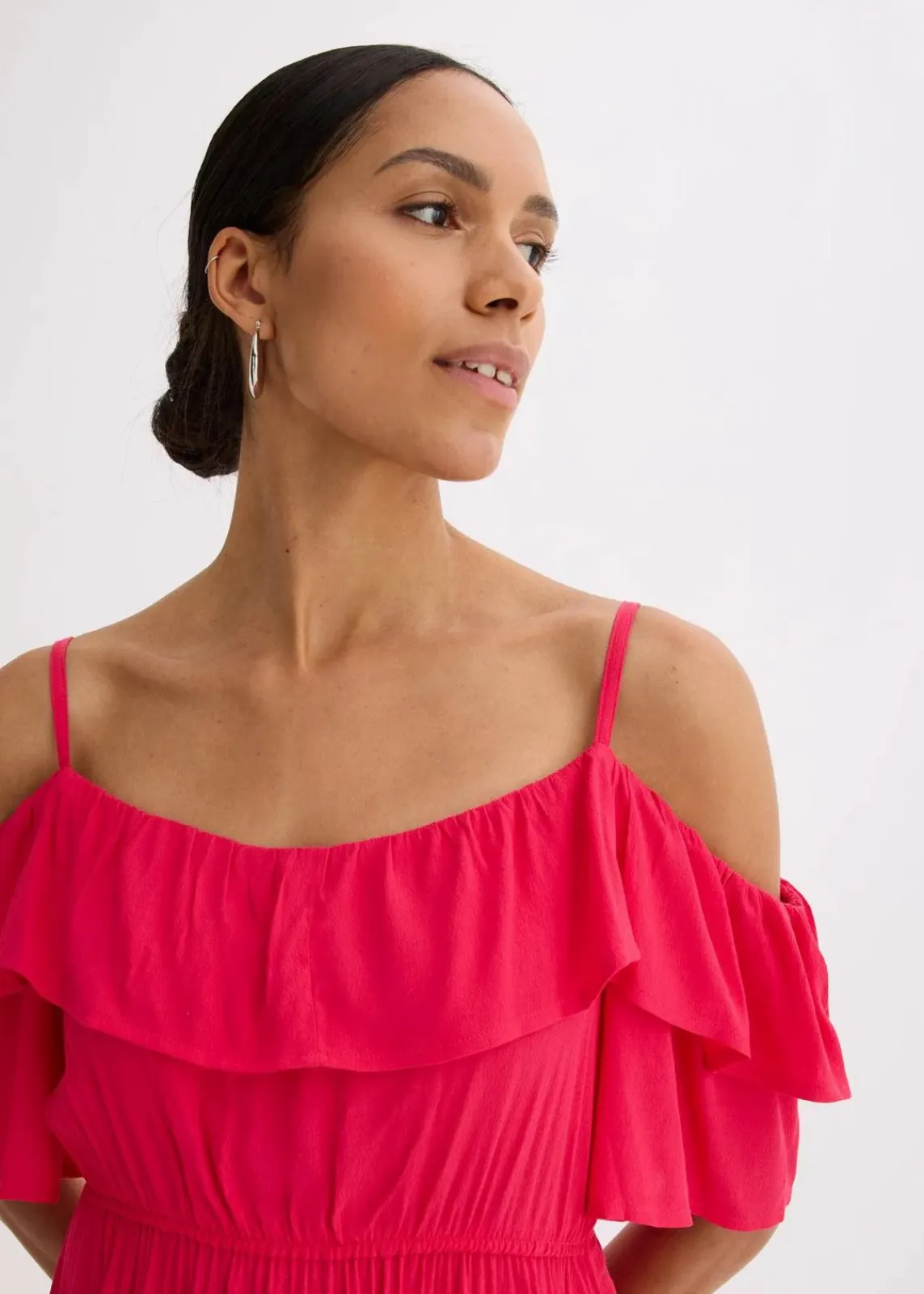 bonprix Bekleidung·Pullover & Strickjacken|Kleider^Kleid mit Volants aus strukturierter Viskose magentapink