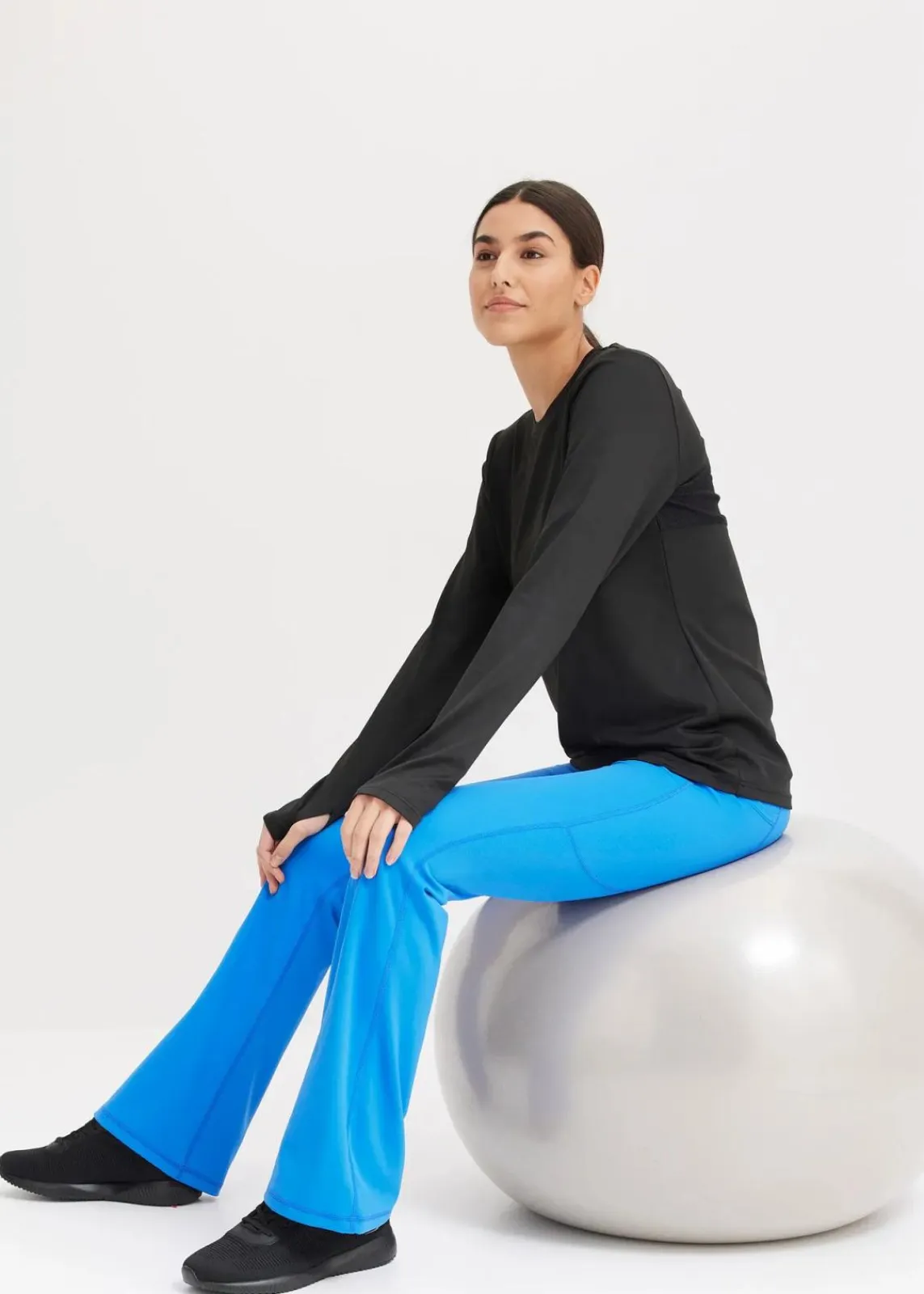 bonprix Hosen|Sportbekleidung^Komfort-Sport-Leggings mit Handytasche, ausgestellt horizontblau