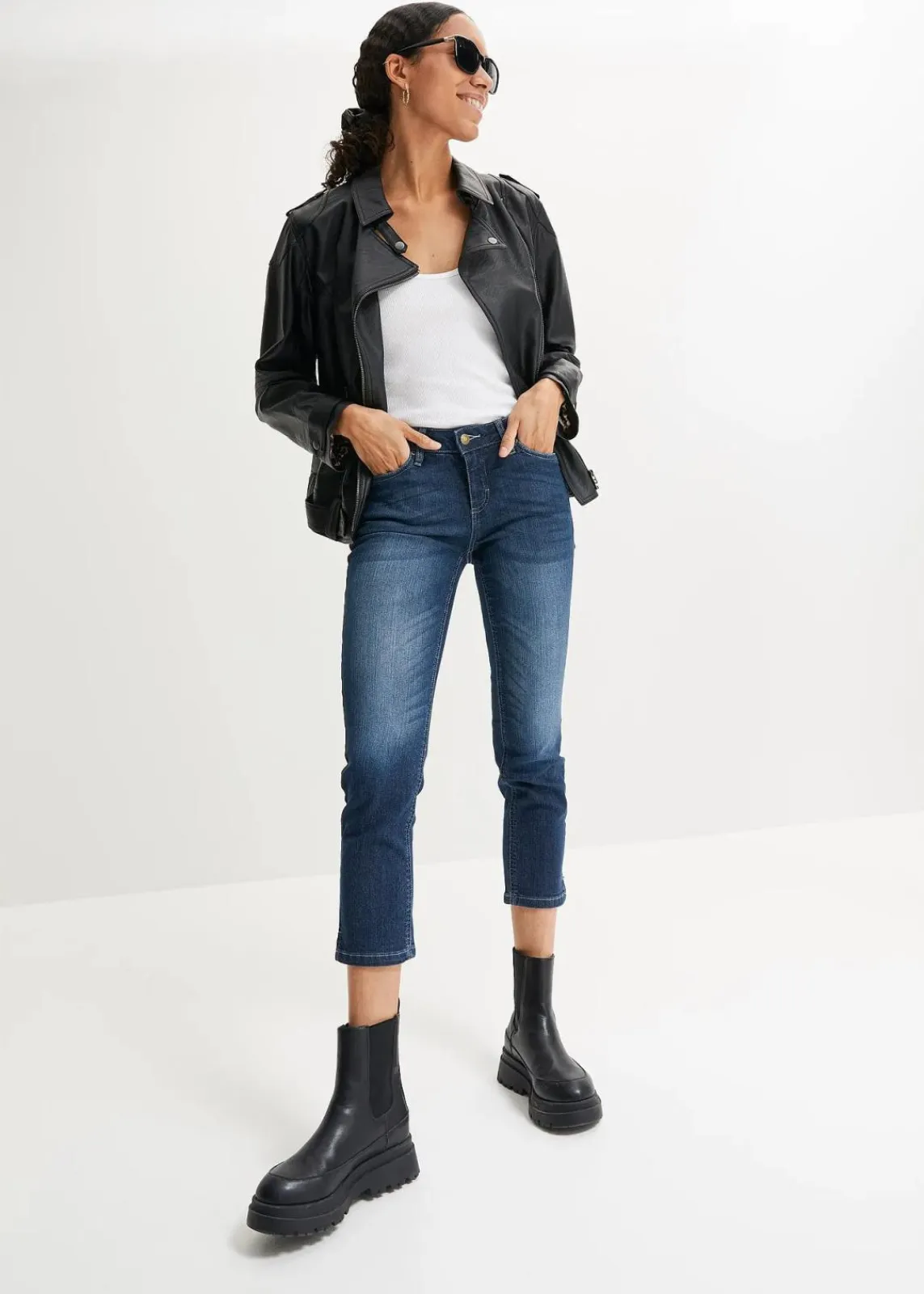 bonprix Jeans|Bekleidung·Shirts & Tops^Komfort-Stretch-7/8-Jeans mit Schlitz dunkelblau used