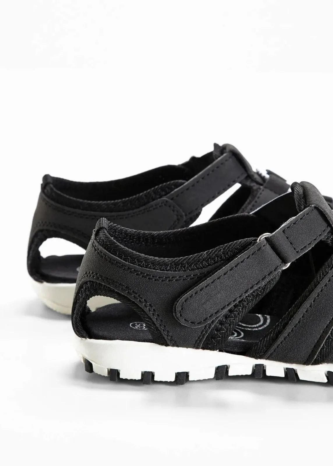 bonprix Schuhe & Accessoires In Spezialgrößen·Schuhe In Übergröße|Sommerschuhe^Komfort-Trekkingsandalen mit Profilsohle schwarz