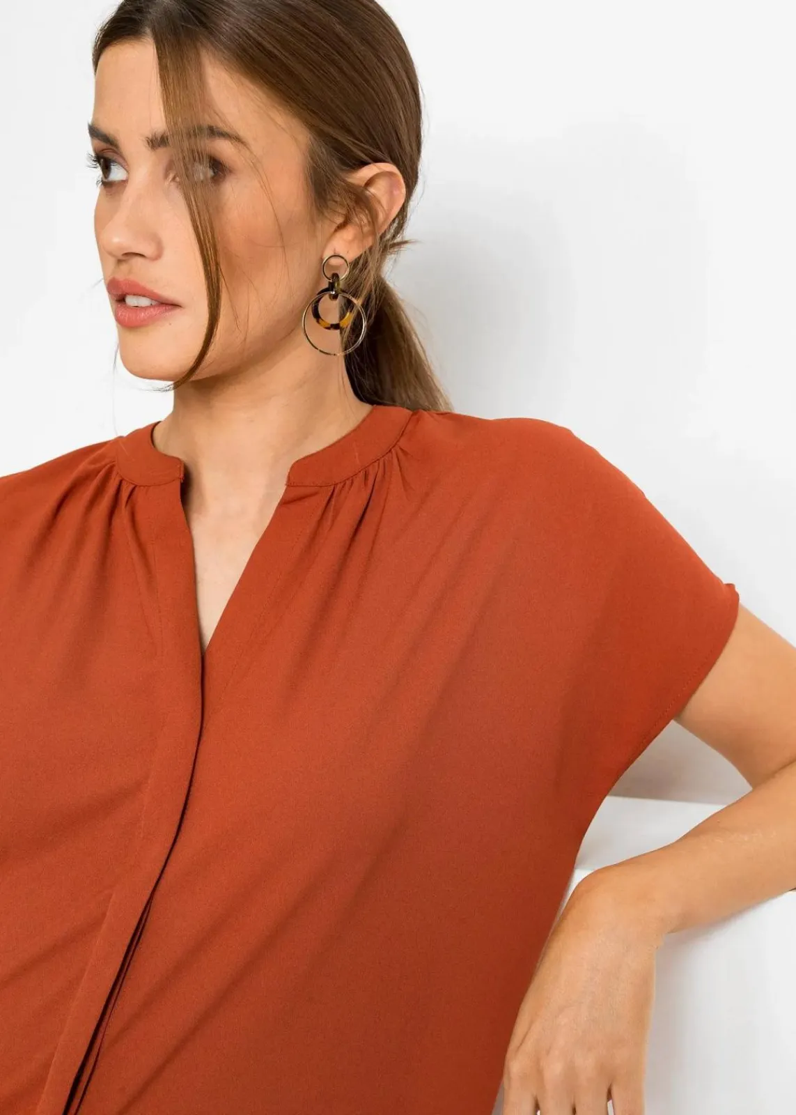 bonprix Blusen & Tuniken|Bekleidung·Jacken & Mäntel^Kurzarmbluse mit verdeckter Knopfleiste rostbraun