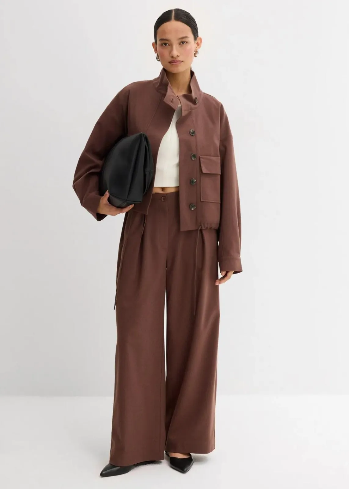 bonprix Bekleidung·Hosen|Zweiteiler & Sets^Kurze Übergangsjacke aus Viskose-Mix braun