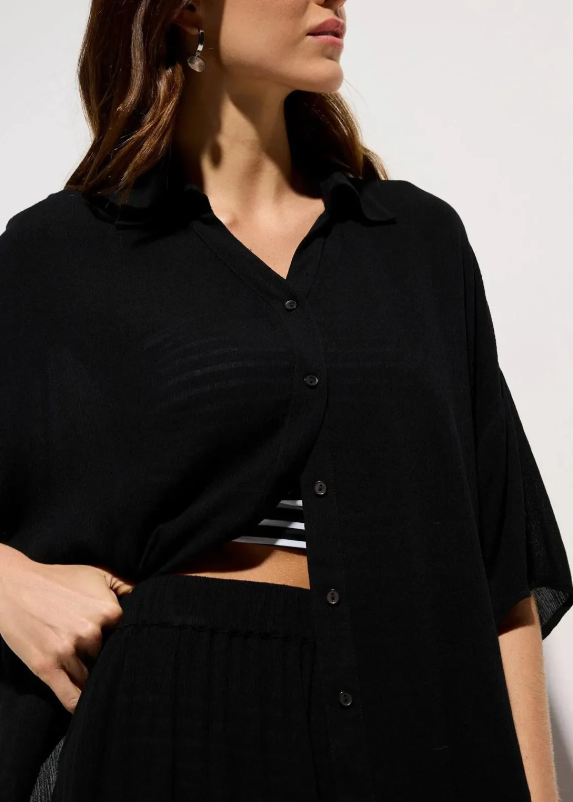 bonprix Strandmode|Blusen & Tuniken^Kurze Strandbluse aus fließender Viskose schwarz