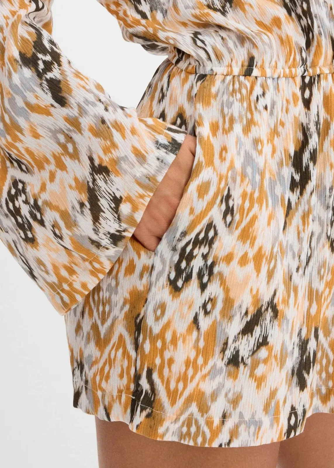 bonprix Nachhaltigere Materialien|Jumpsuits^Kurzer Jumpsuit aus fließender Viskose weiß bedruckt