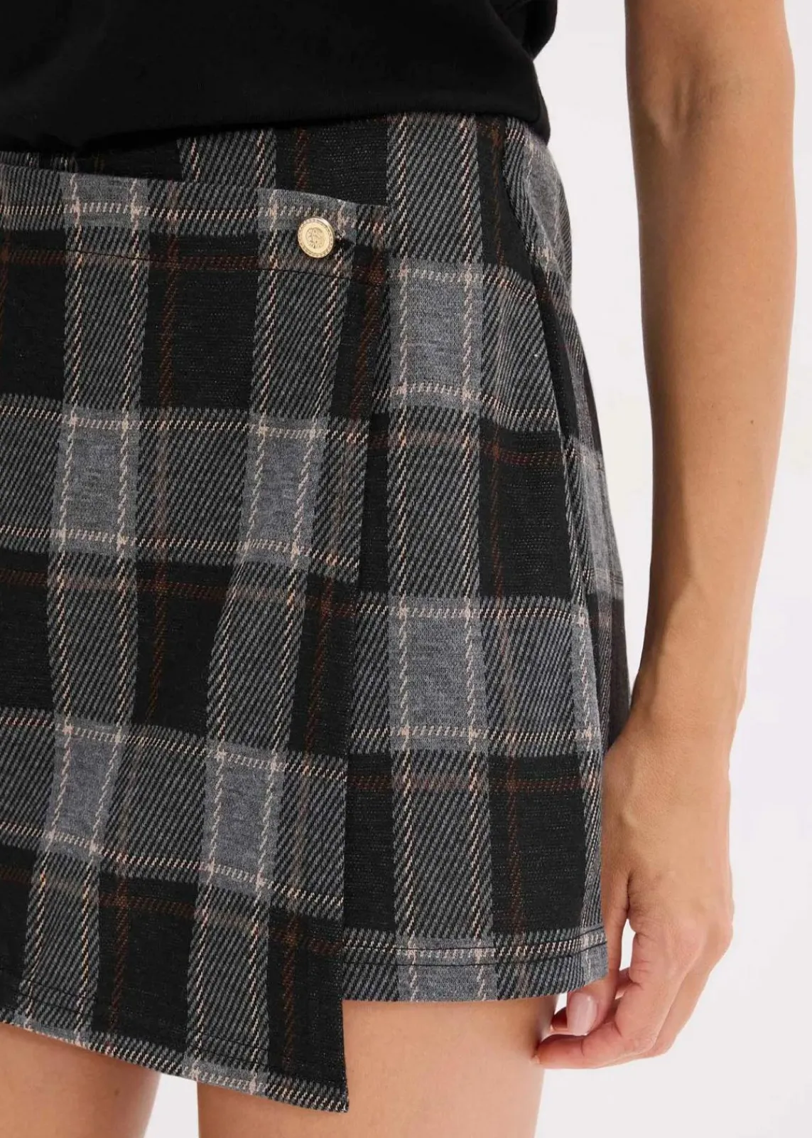 bonprix Hosen|Shorts^Kurzer Skort mit Schmuck-Knopf grau kariert