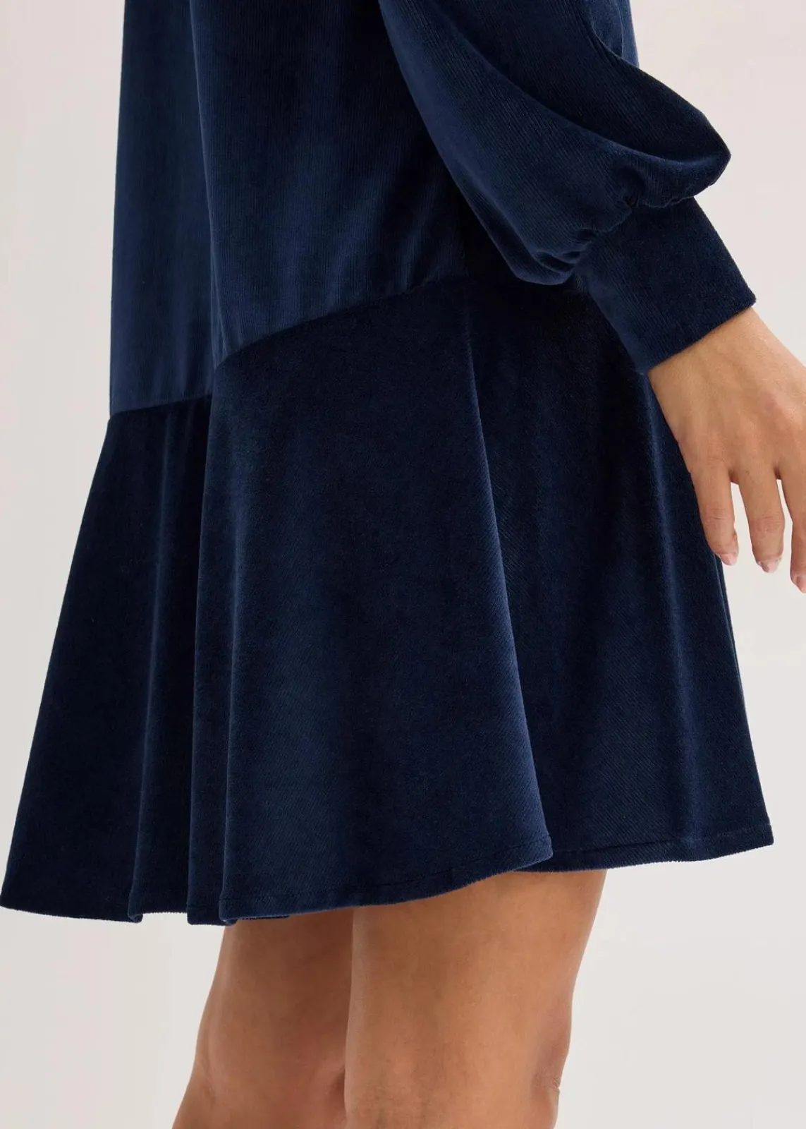bonprix Kleider^Kurzes Cord-Kleid dunkelblau