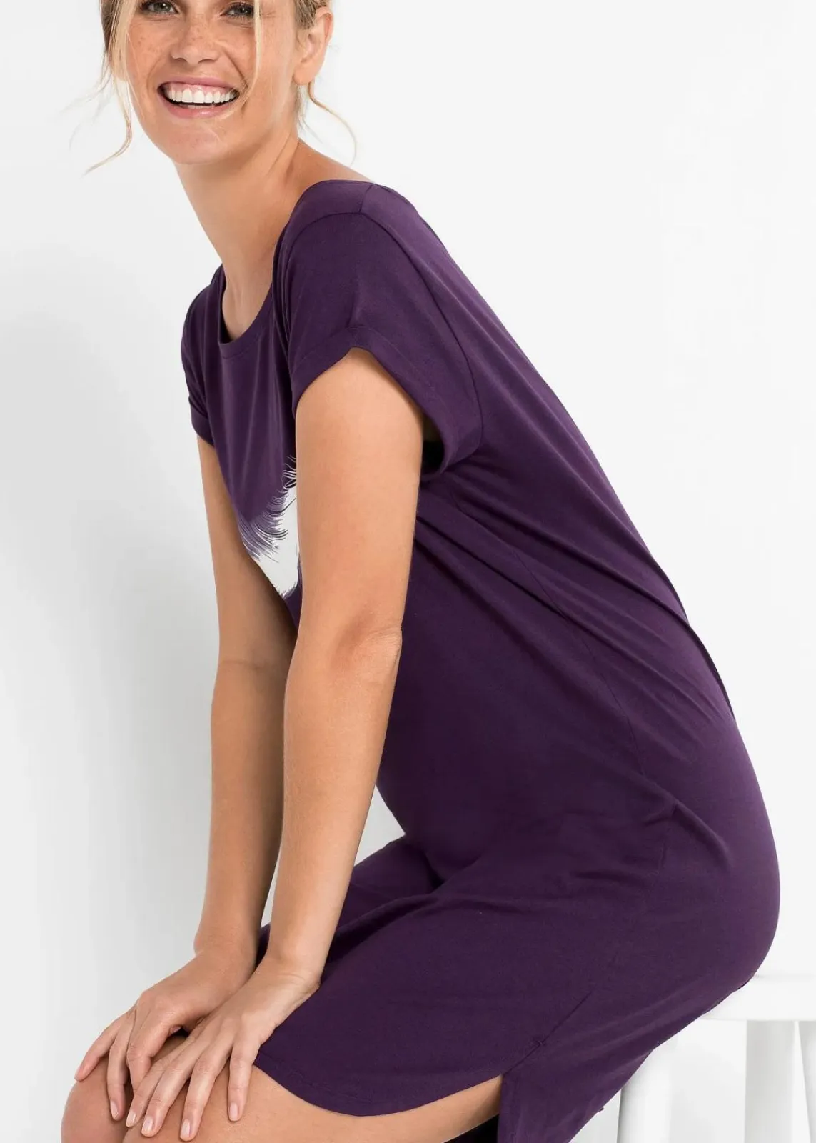 bonprix Wäsche·Nachtwäsche|Nachhaltigere Materialien^Kurzes Nachthemd aus reiner Bio-Baumwolle dunkellila bedruckt