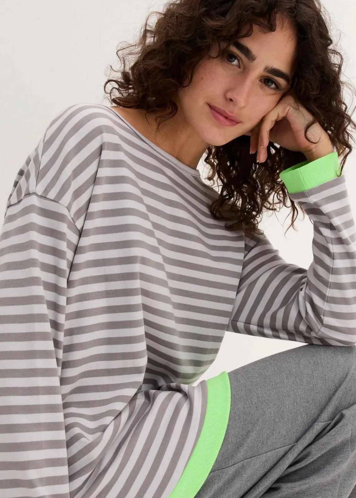 bonprix Nachhaltigere Materialien|Shirts & Tops^Langarmshirt mattsilber/grau geringelt