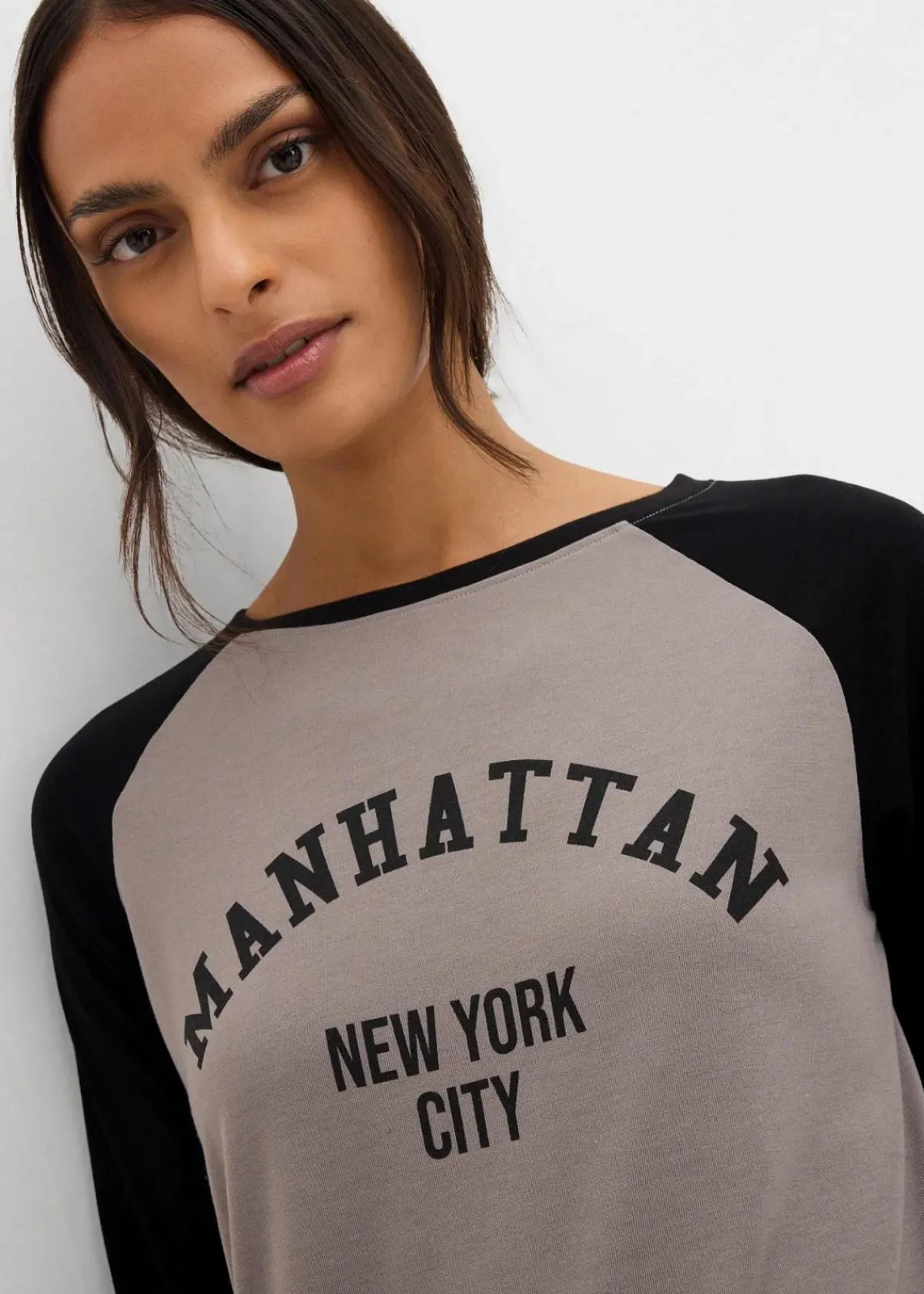 bonprix Shirts & Tops^Langarmshirt aus Jersey grau/schwarz bedruckt