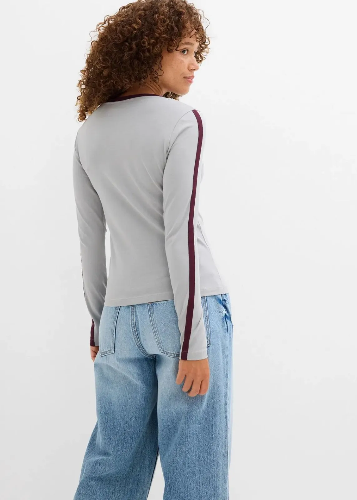 bonprix Shirts & Tops|Nachhaltigere Materialien^Langarmshirt aus leichtem Jersey schattengrau/weinrot bedruckt