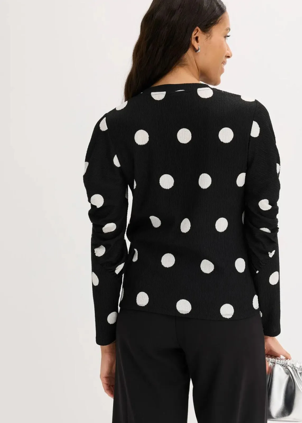 bonprix Shirts & Tops^Langarmshirt aus strukturiertem Crêpe schwarz/weiß gepunktet