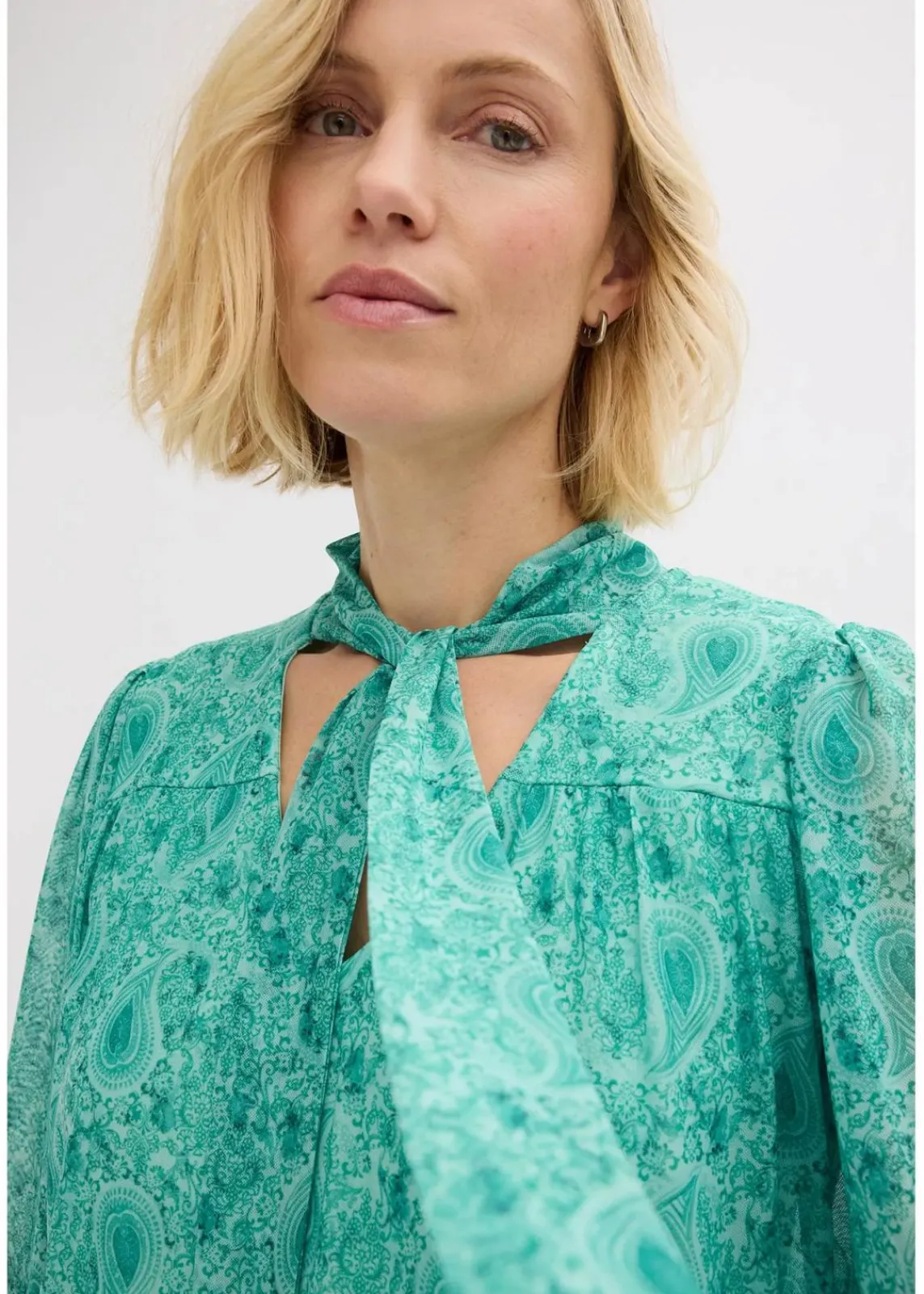 bonprix Shirts & Tops^Langarmshirt aus zartem Mesh flaschengrün paisley