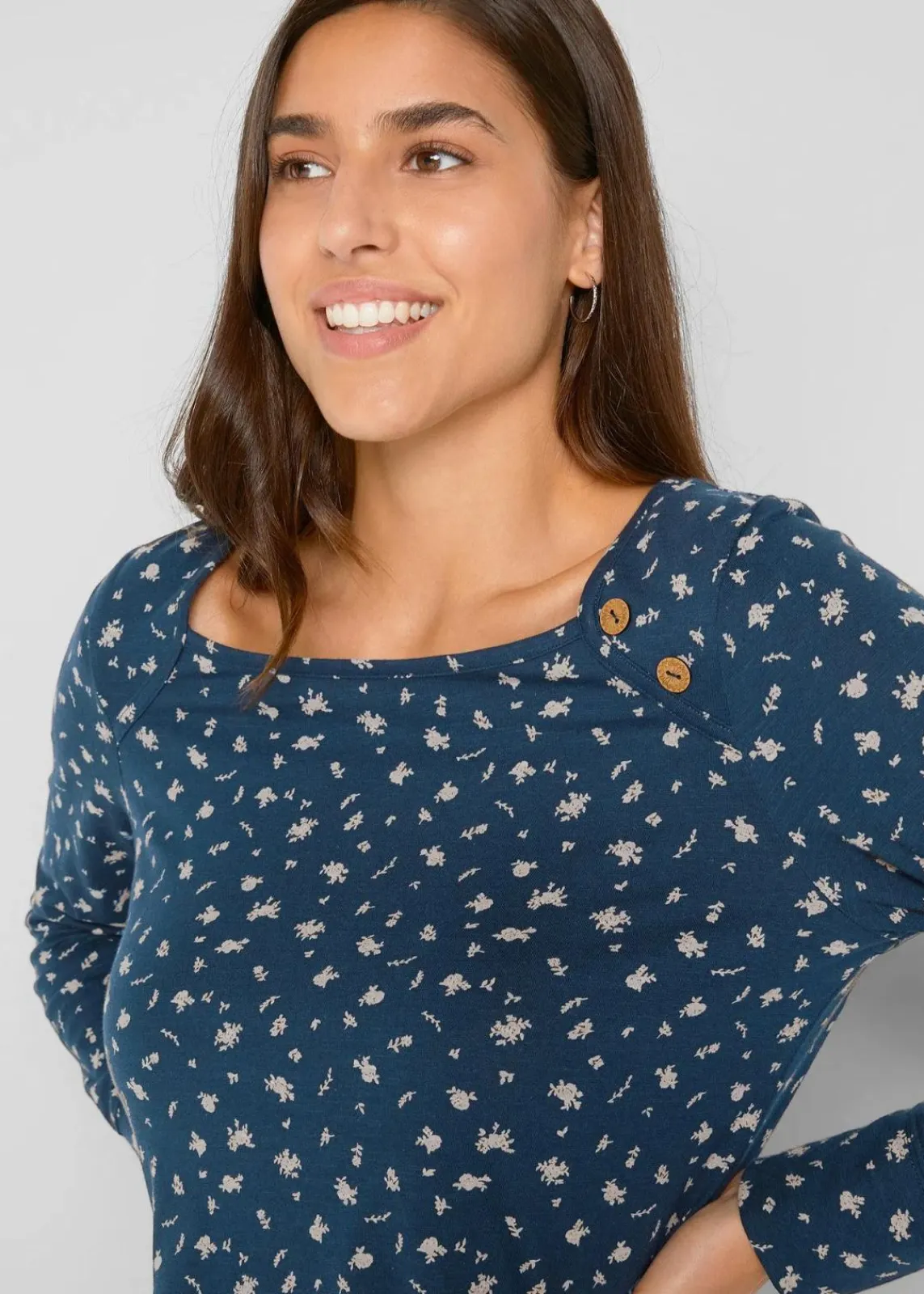 bonprix Shirts & Tops^Langarmshirt, bedruckt dunkelblau geblümt