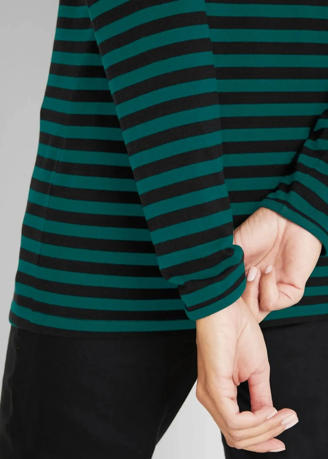 bonprix Bekleidung·Röcke|Nachhaltigere Materialien^Langarmshirt mit reiner Bio-Baumwolle schwarz/tiefgrün gestreift