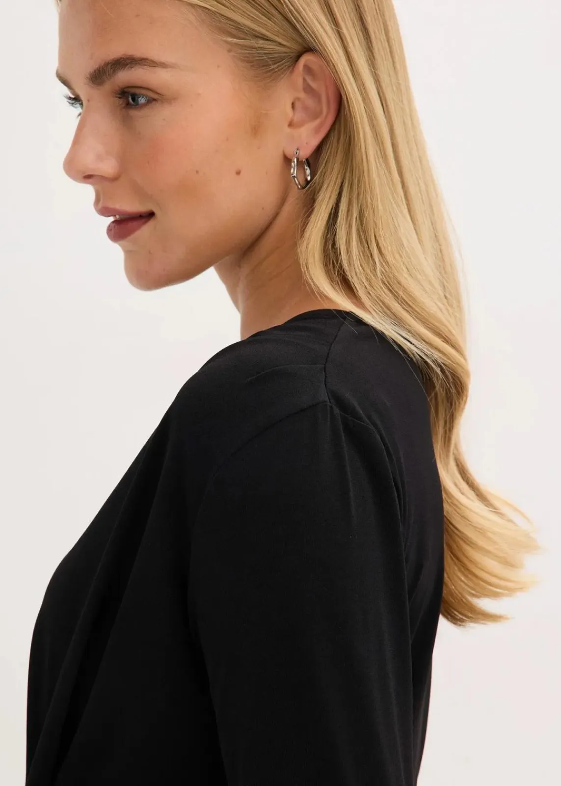 bonprix Shirts & Tops^Langarmshirt mit tiefem Ausschnitt schwarz