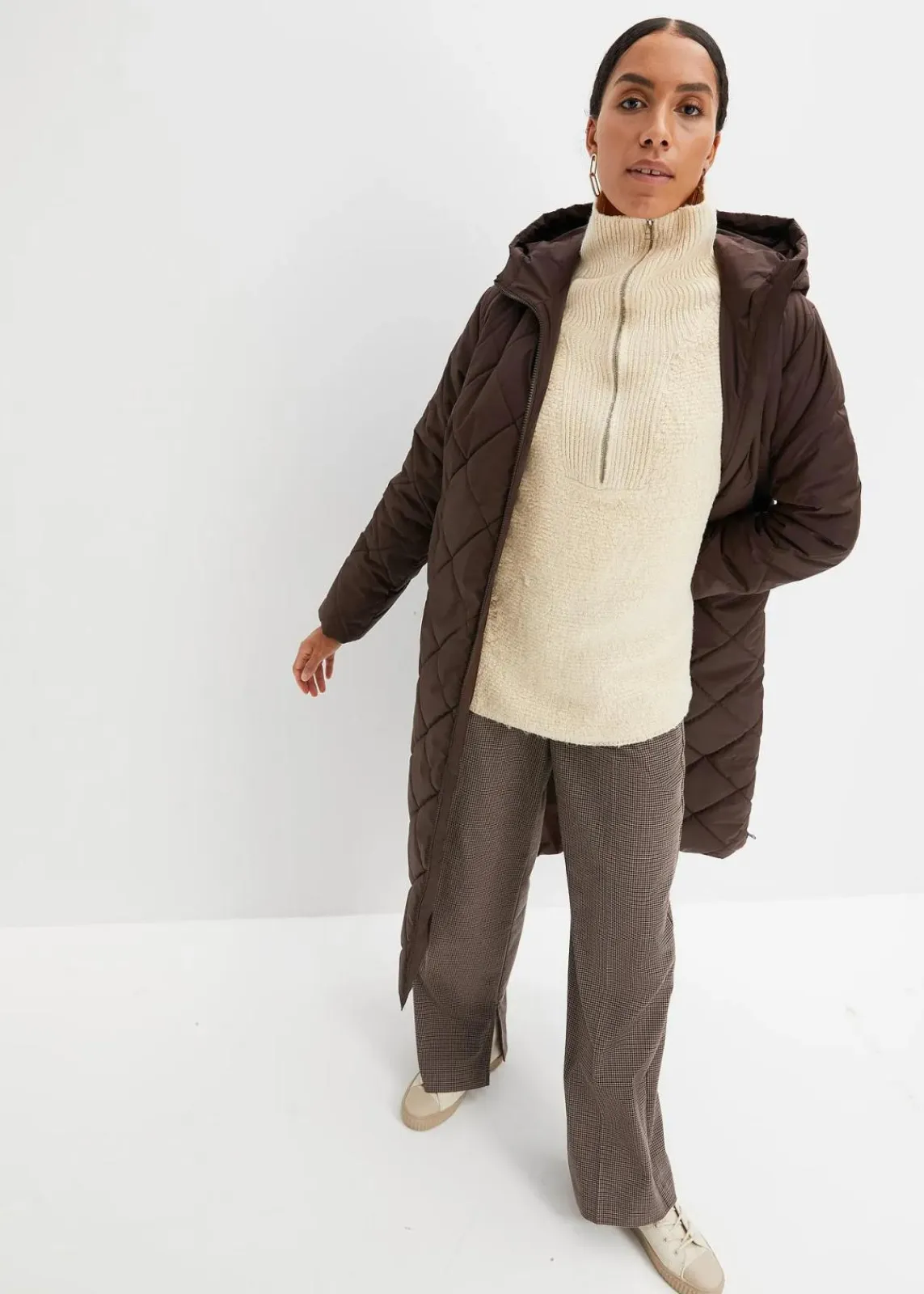 bonprix Nachhaltigere Materialien|Bekleidung·Hosen^Langer, wattierter Steppmantel mit Kapuze dunkelbraun