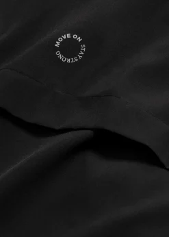 bonprix Bekleidung·Sweat|Bekleidung·Hosen^Leichte Funktionsjacke mit reflektierenden Details schwarz