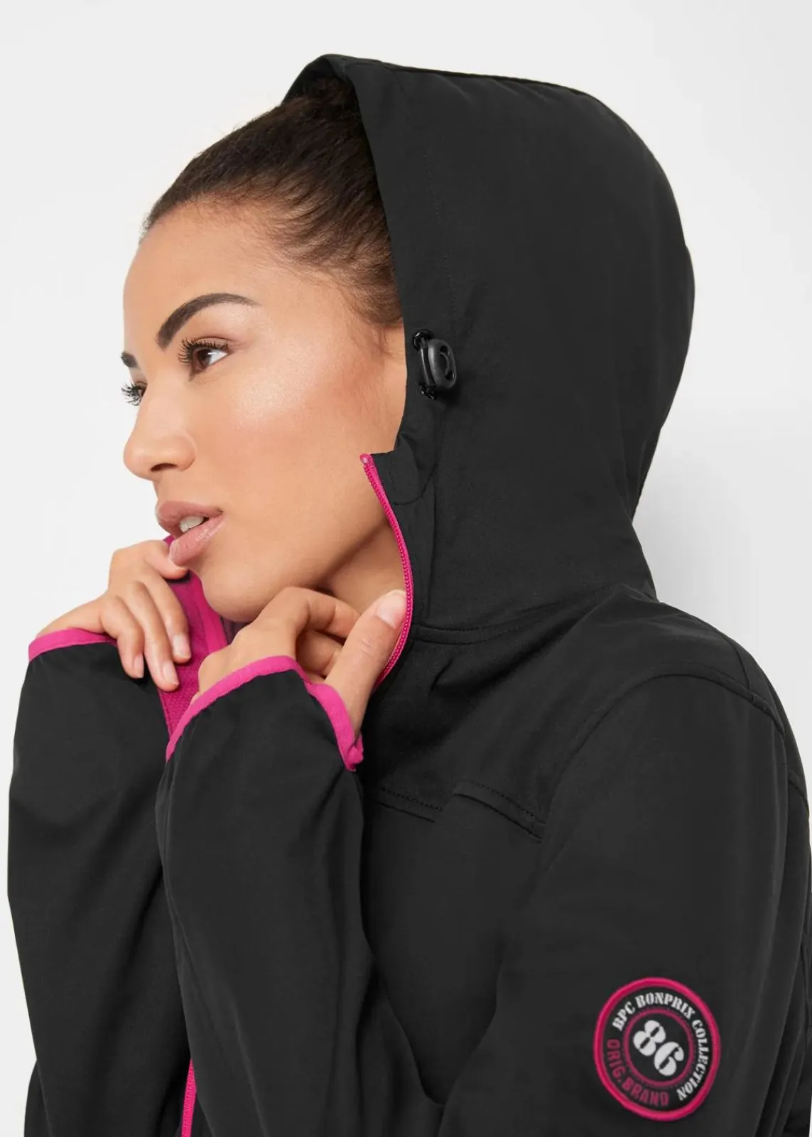 bonprix Jacken & Mäntel^Leichte Softshelljacke schwarz
