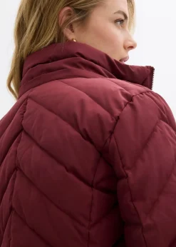 bonprix Jacken & Mäntel|Bekleidung·Hosen^Leichte Steppjacke mit abnehmbarer Kapuze dunkelbeere