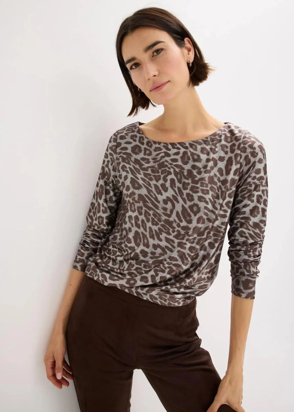 bonprix Shirts & Tops^Leo-Shirt mit Glanzdruck lehmbraun/metallic silber