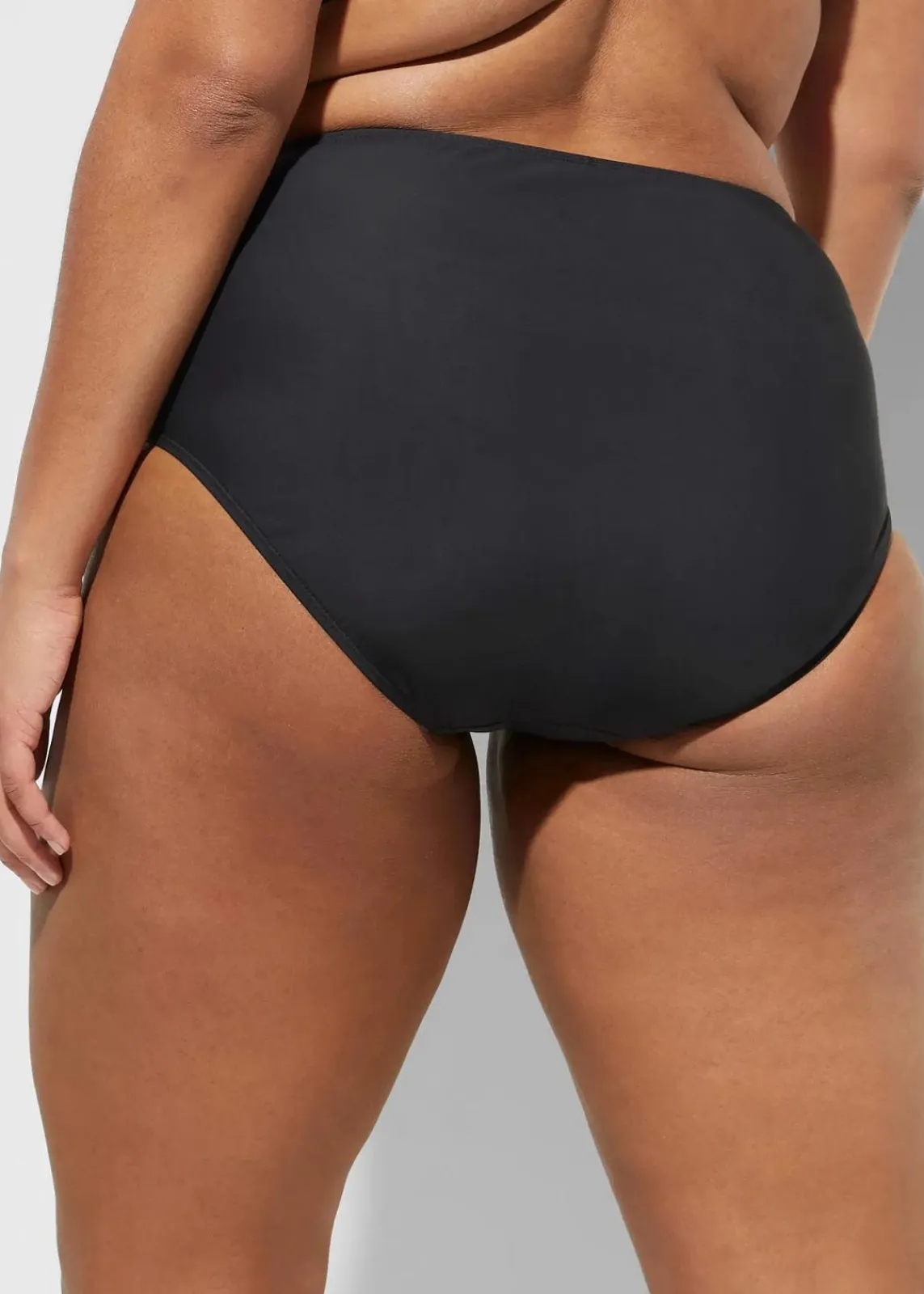 bonprix Nachhaltigere Materialien|Mix & Match^Light Highwaist Shape-Bikinihose schwarz