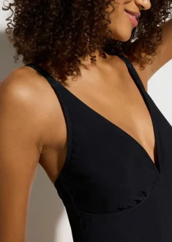 bonprix Nachhaltigere Materialien|Shapewear^Light Shape-Badeanzug mit V-Ausschnitt schwarz