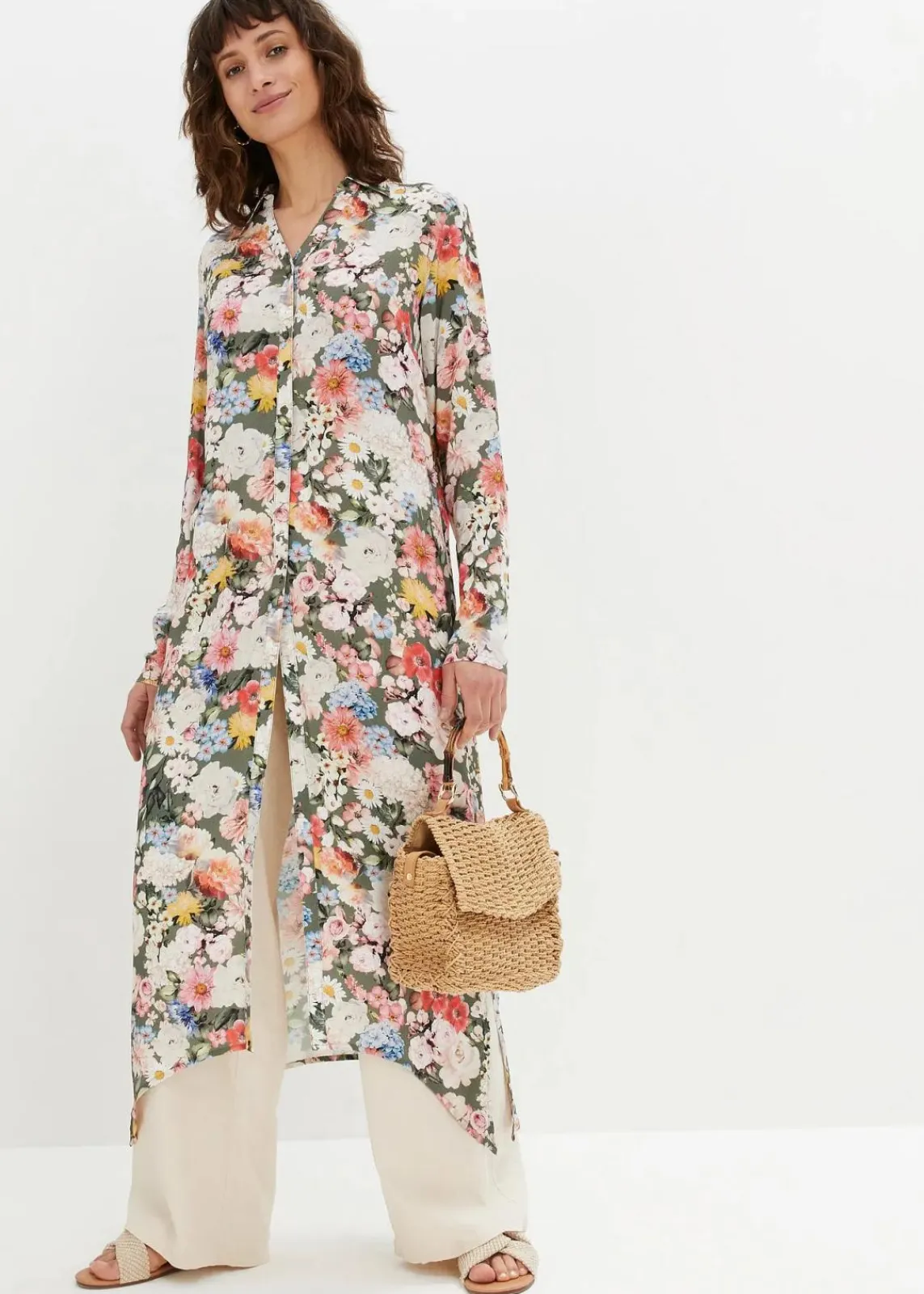bonprix Bekleidung·Jacken & Mäntel|Nachhaltigere Materialien^Longbluse aus fließender Viskose oliv geblümt
