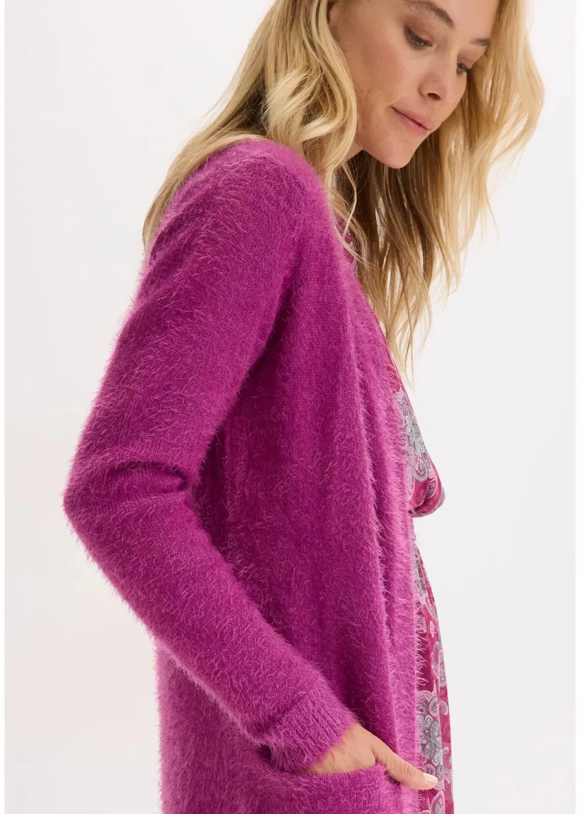 bonprix Bekleidung·Umstandsmode|Strickmode^Longstrickjacke in Flauschoptik dunkelfuchsia