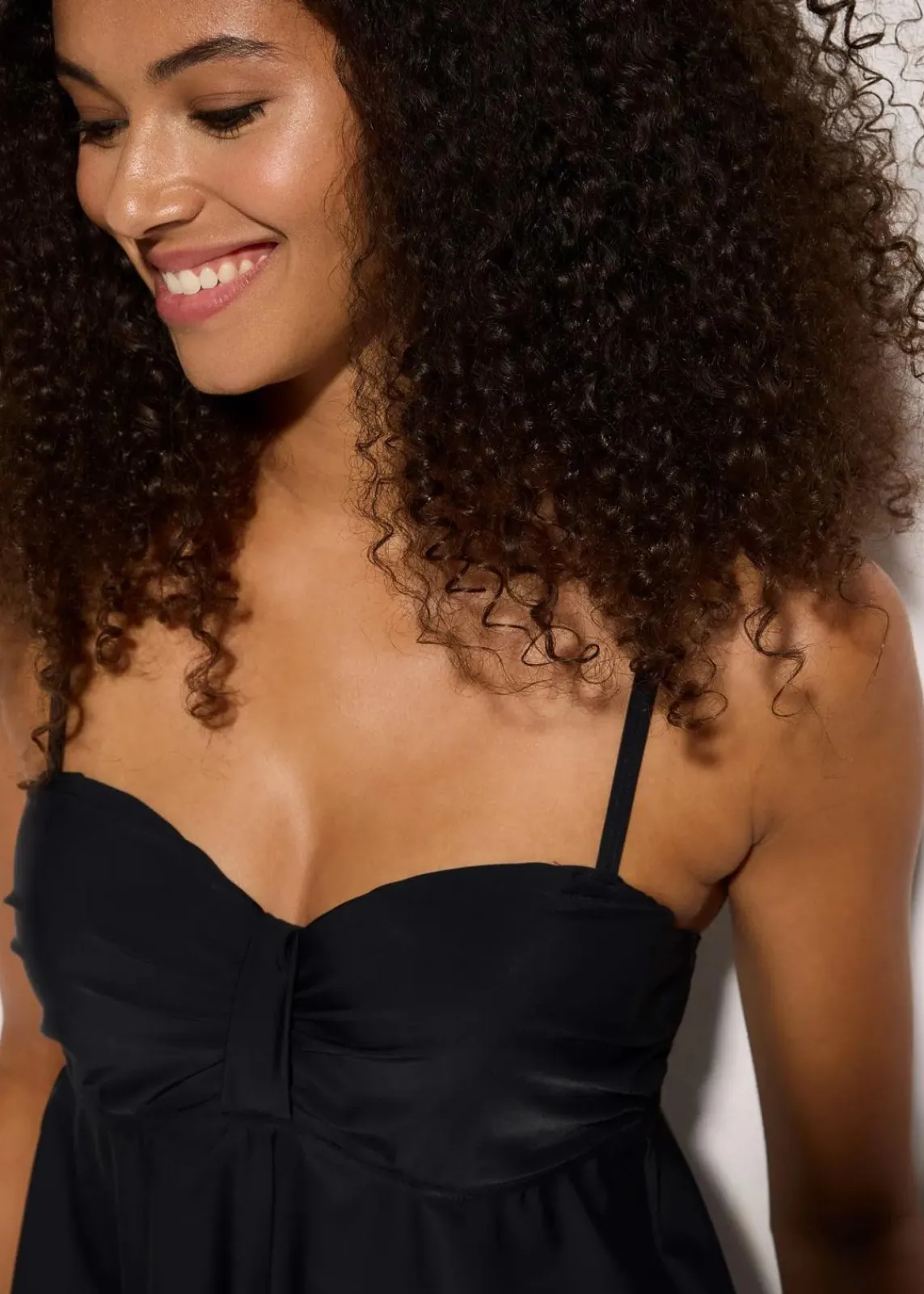bonprix Große Cups D-F|Nachhaltigere Materialien^Long-Tankini mit verzierten Trägern (2-tlg.Set) schwarz