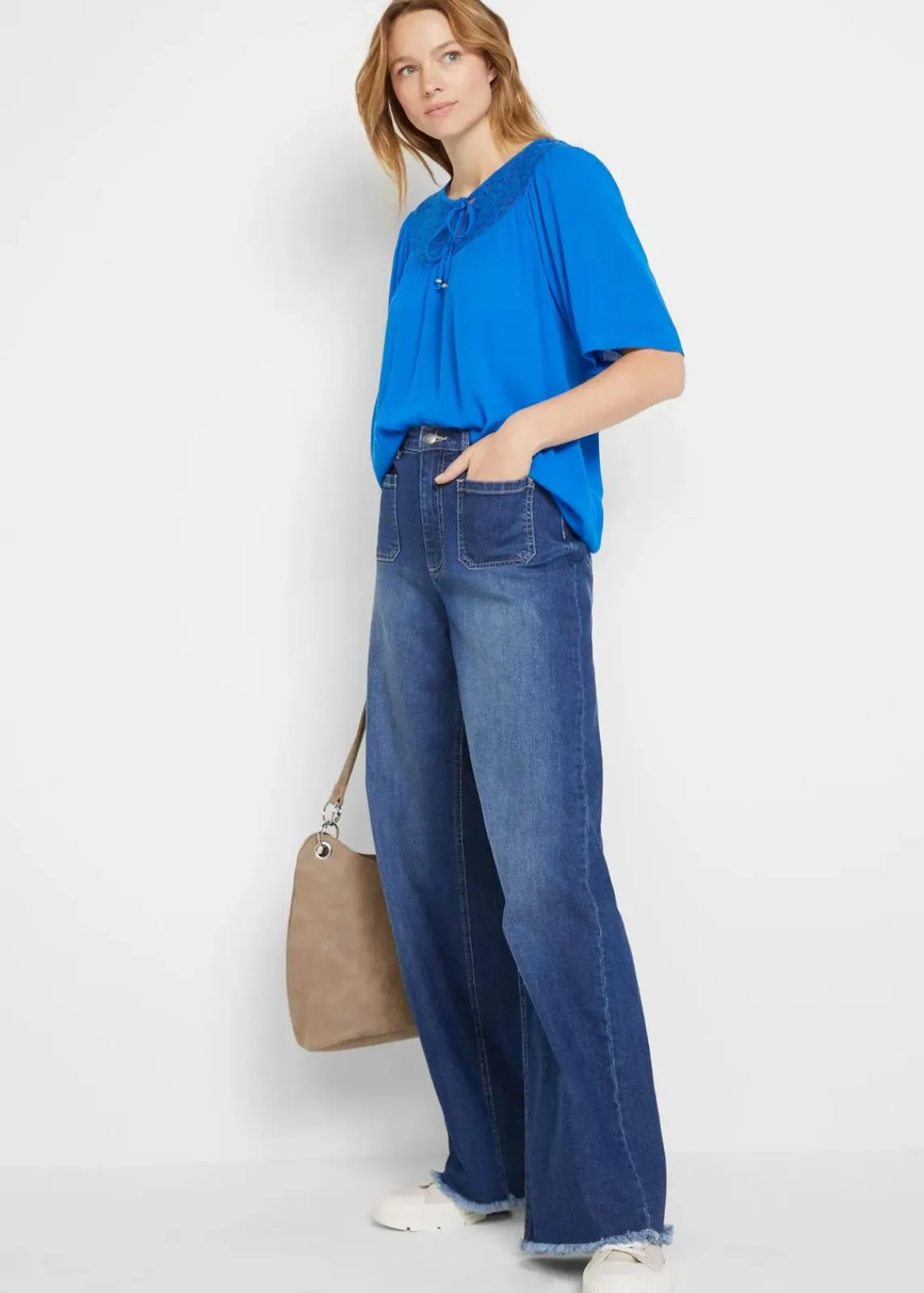 bonprix Nachhaltigere Materialien|Blusen & Tuniken^Long-Tunika aus Crinkle, halbarm azurblau