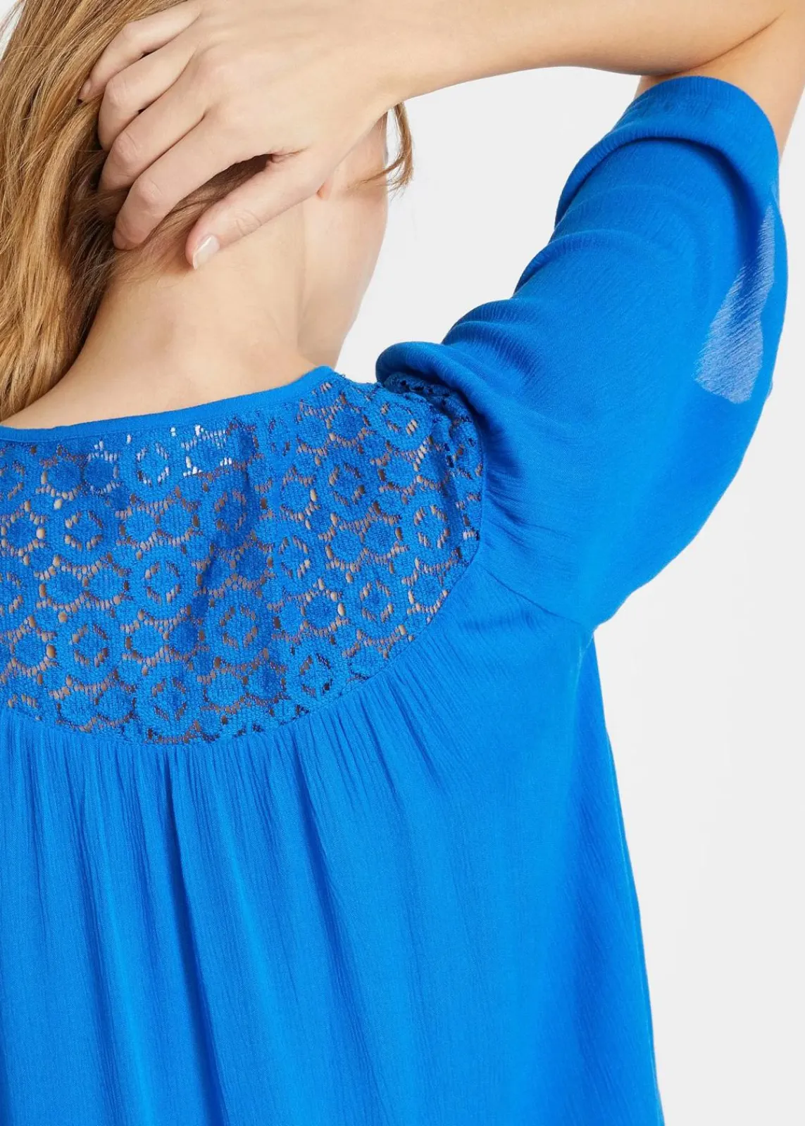 bonprix Nachhaltigere Materialien|Blusen & Tuniken^Long-Tunika aus Crinkle, halbarm azurblau