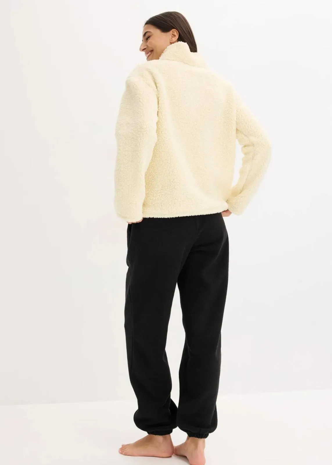 bonprix Wäsche·Homewear|Wäsche·Nachtwäsche^Loungewear Teddy Hausanzug mit Fleecehose naturbeige/schwarz bestickt