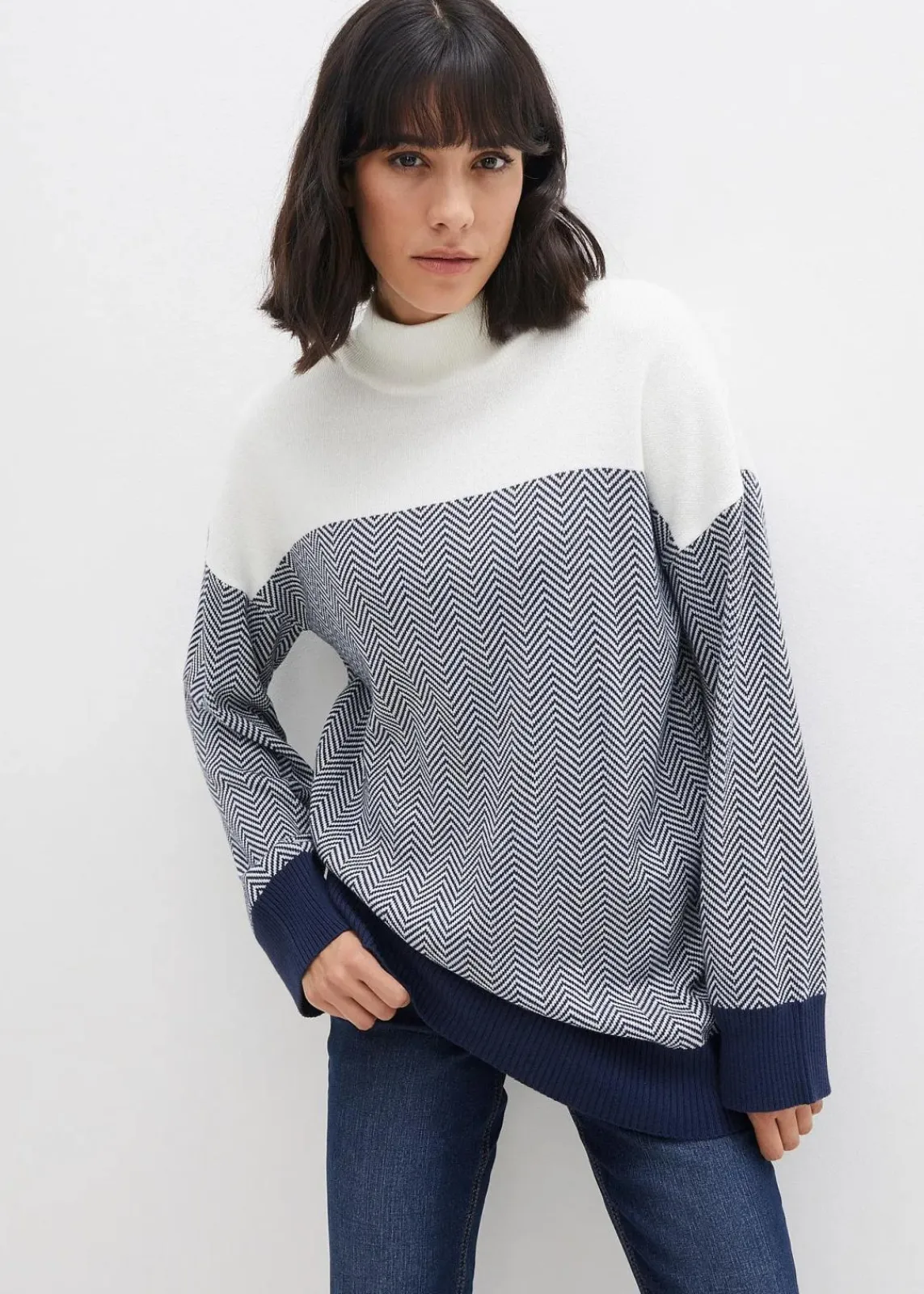 bonprix Bekleidung·Umstandsmode|Bekleidung·Jeans^Lässiger Longpullover wollweiß/dunkelblau graphisch