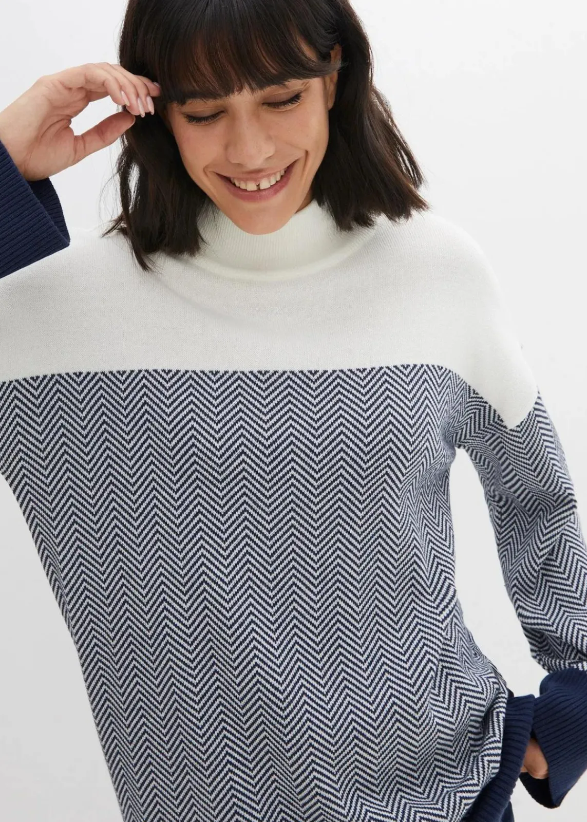 bonprix Bekleidung·Umstandsmode|Bekleidung·Jeans^Lässiger Longpullover wollweiß/dunkelblau graphisch